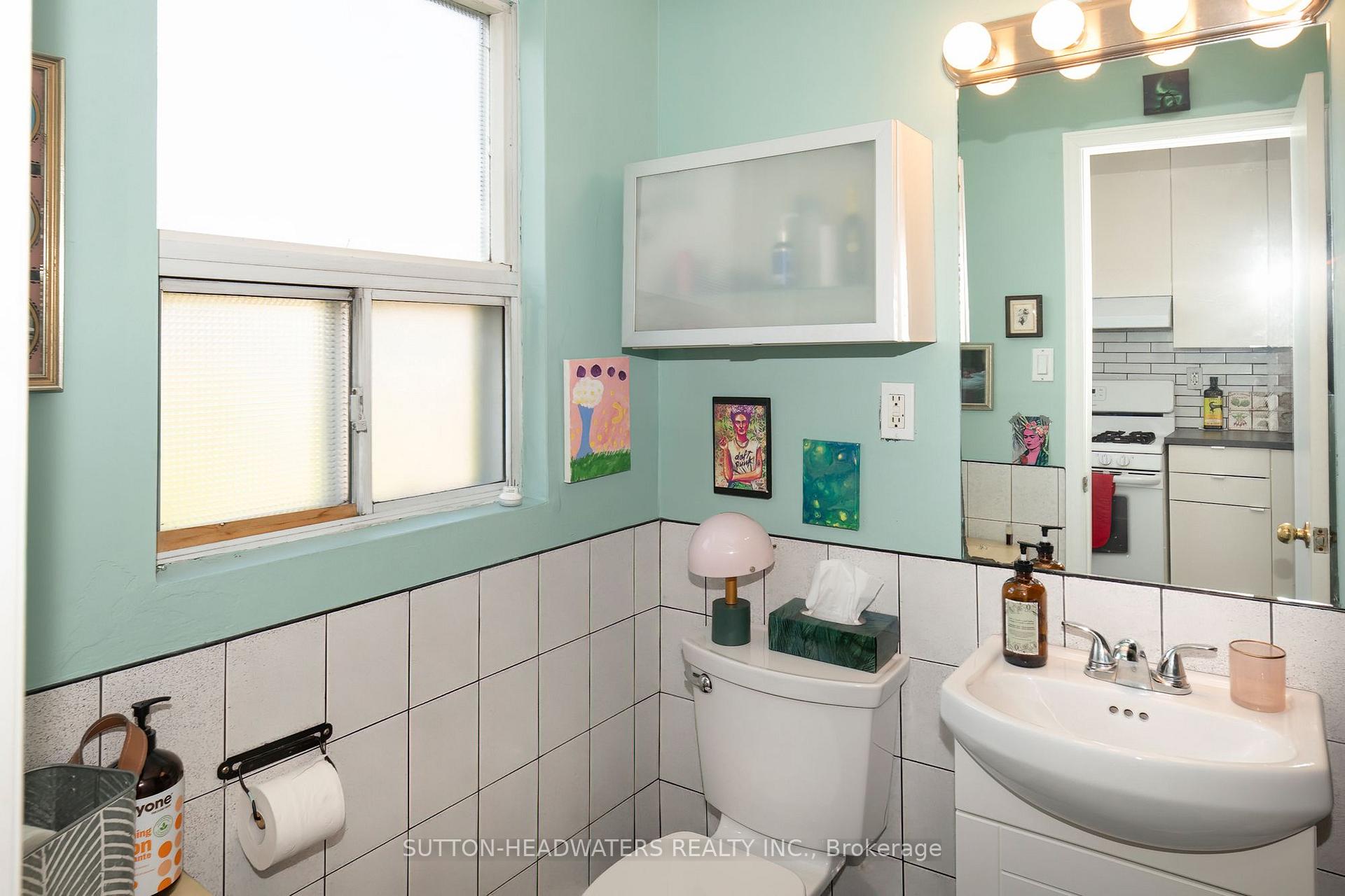 Photo 45 of 106 Barton Avenue, Toronto, The Annex — HOMEH