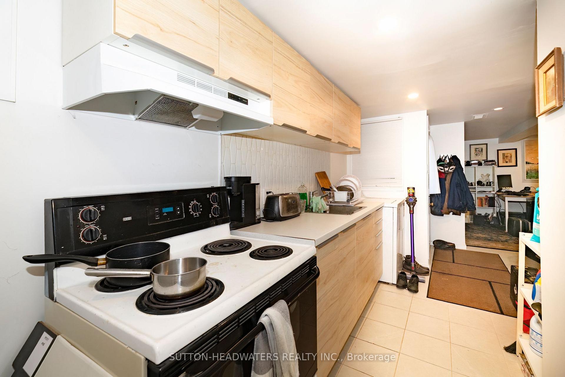 Photo 54 of 106 Barton Avenue, Toronto, The Annex — HOMEH