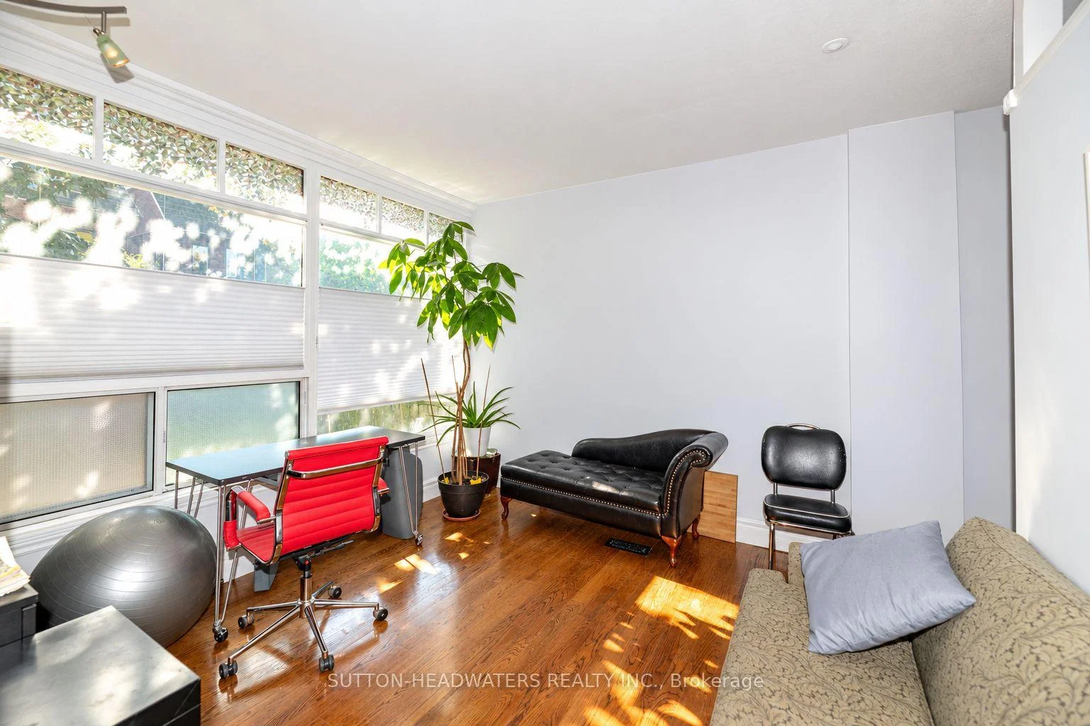 Photo 26 of 106 Barton Avenue, Toronto, The Annex — HOMEH