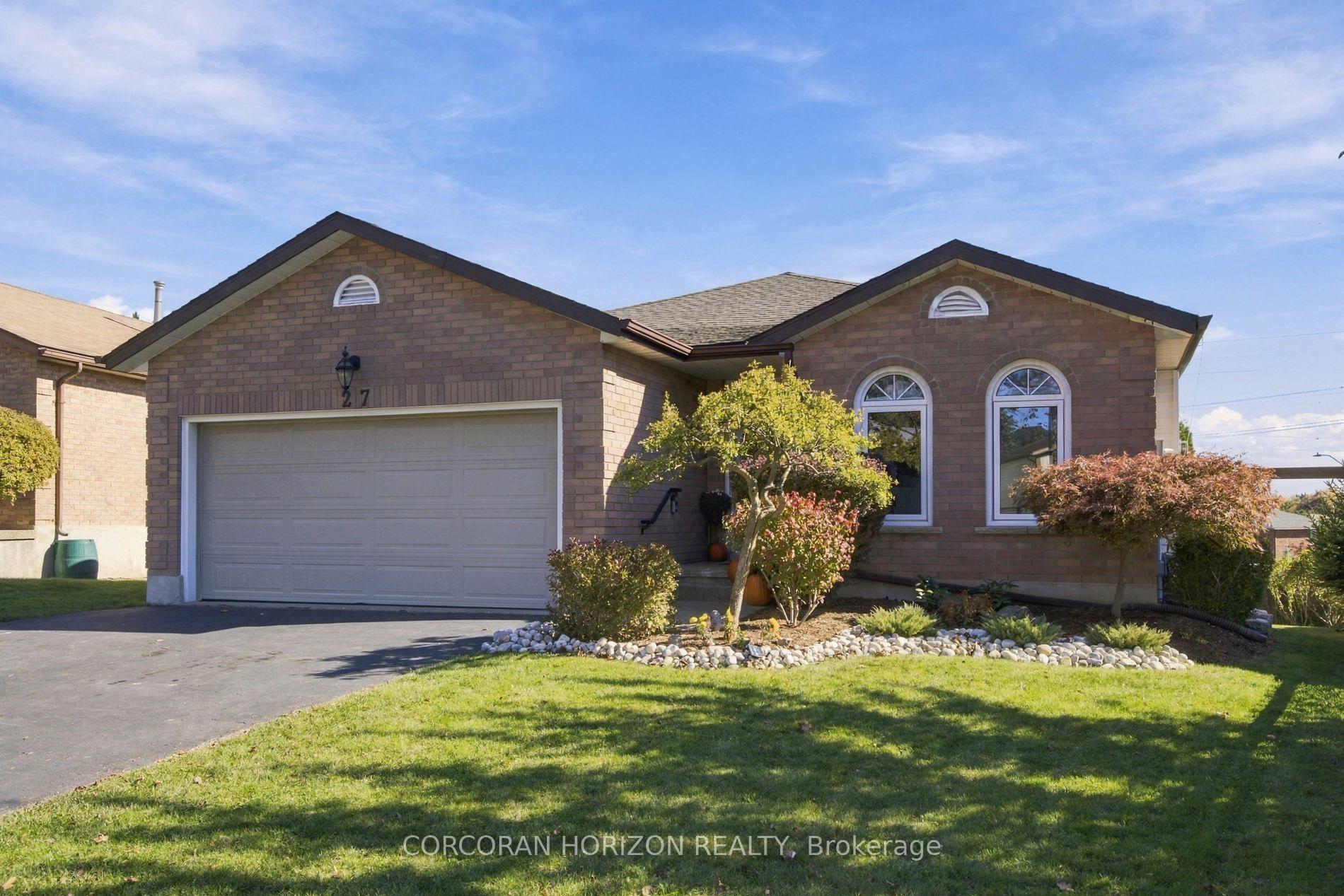 Photo 1 of 27 Costain Court, Kitchener, Forest Heights — HOMEH