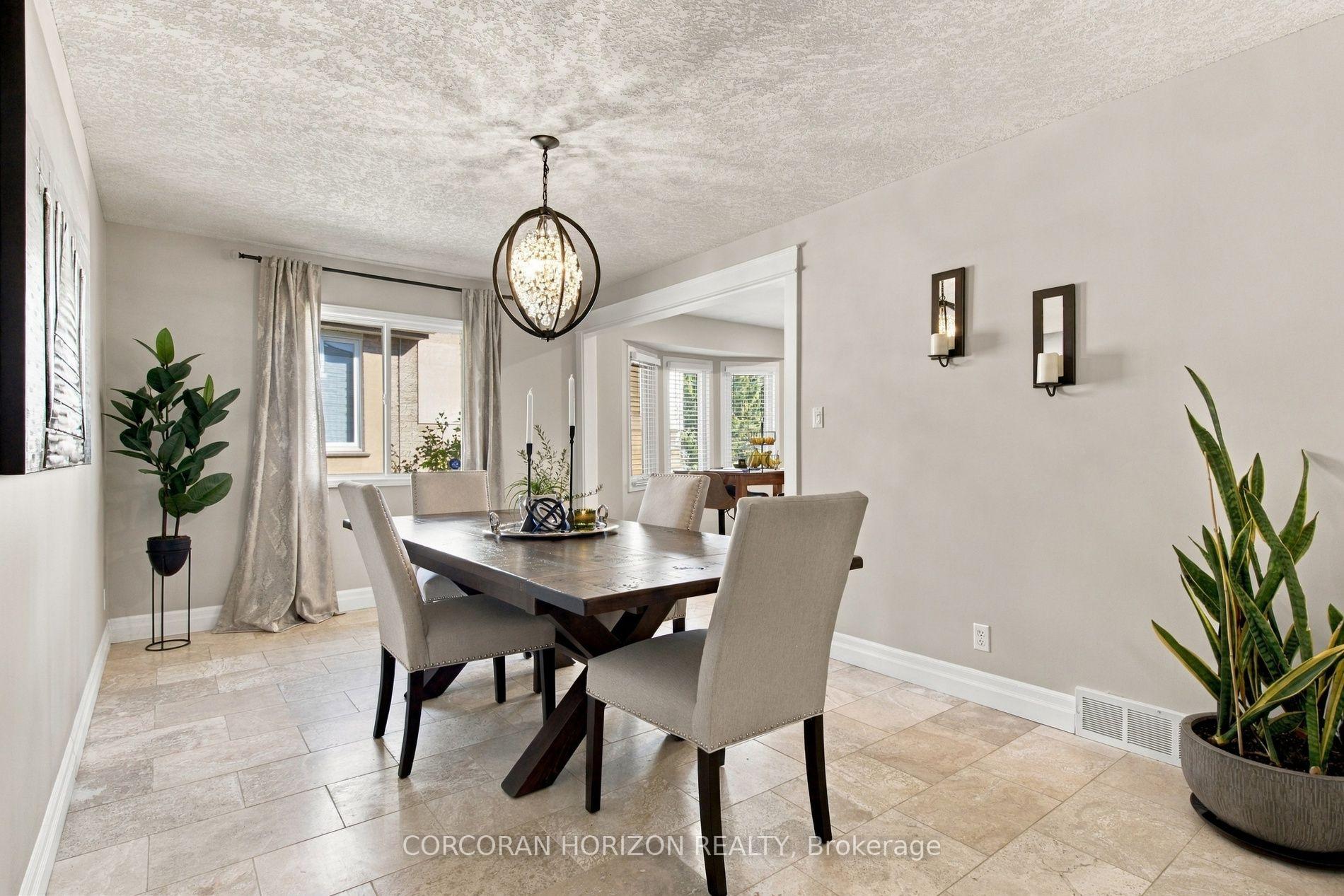Photo 9 of 27 Costain Court, Kitchener, Forest Heights — HOMEH