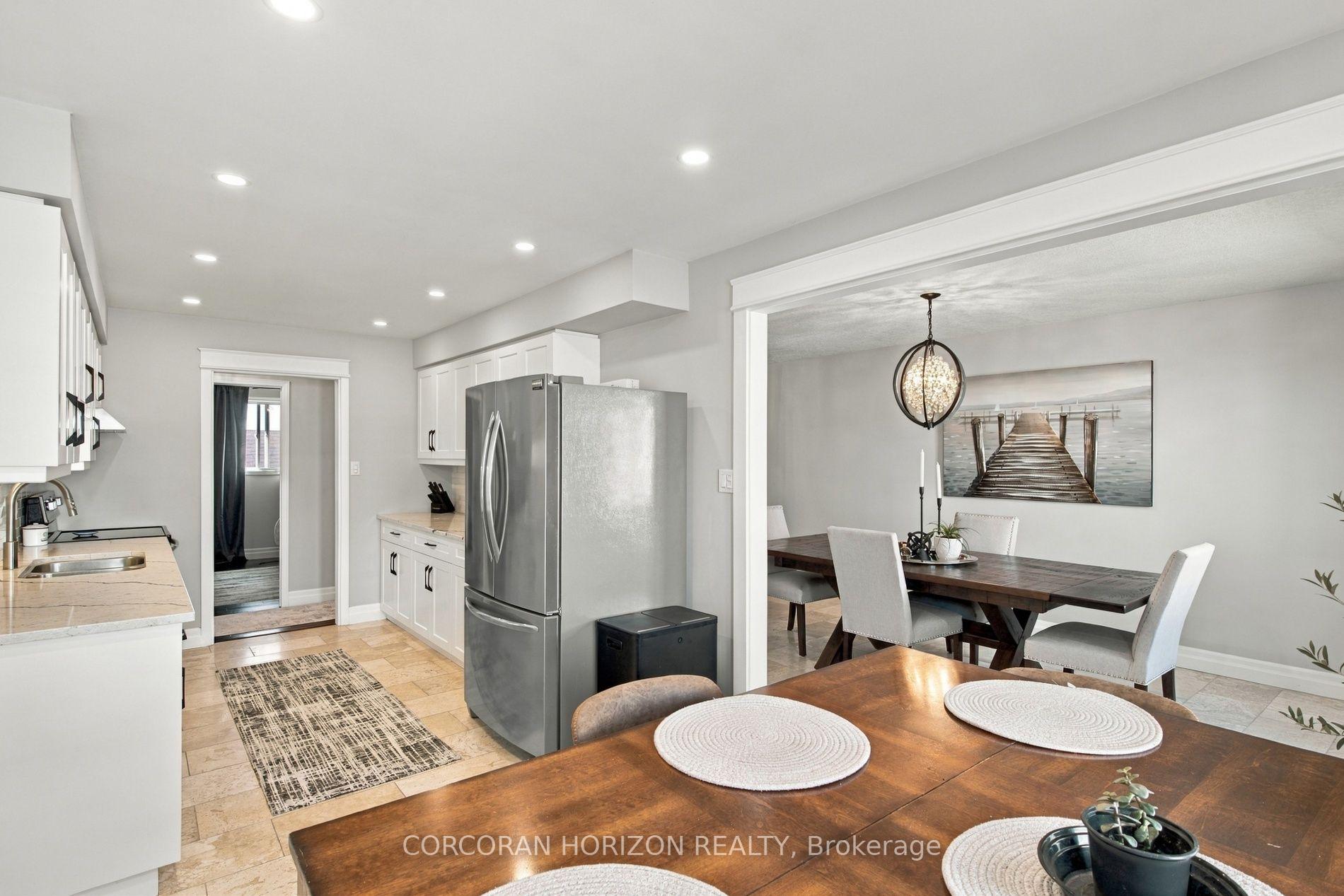 Photo 13 of 27 Costain Court, Kitchener, Forest Heights — HOMEH