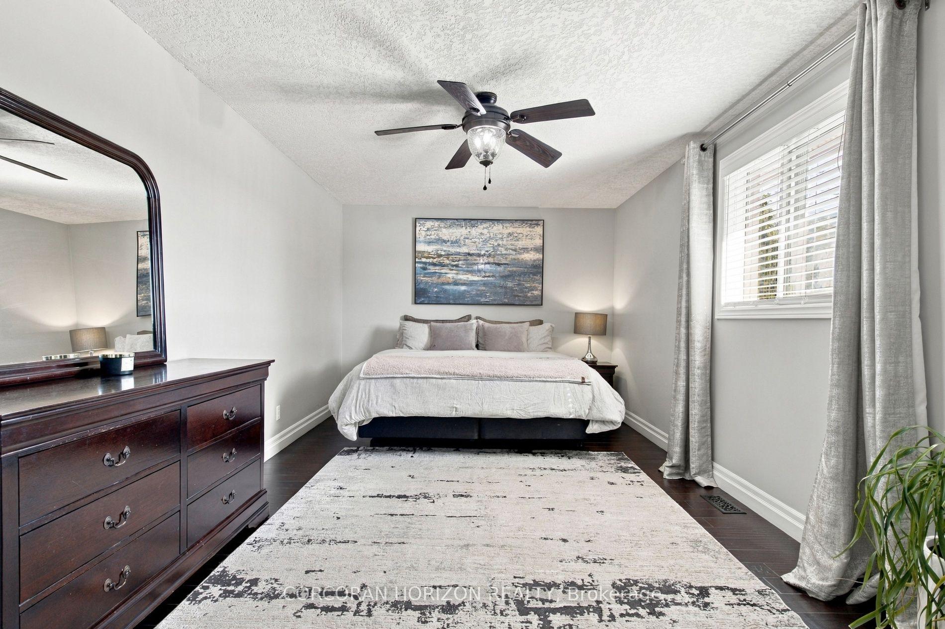 Photo 19 of 27 Costain Court, Kitchener, Forest Heights — HOMEH