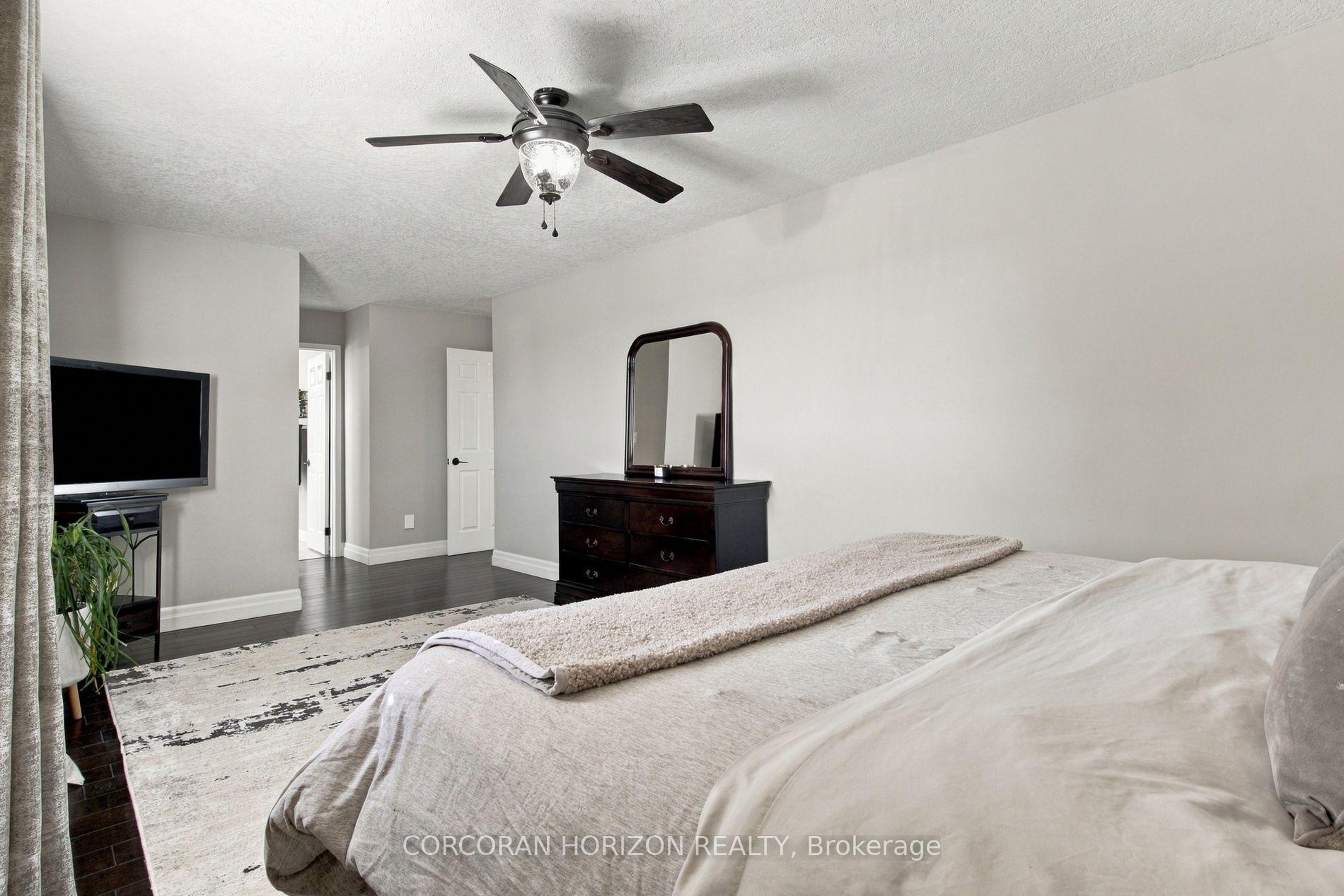 Photo 20 of 27 Costain Court, Kitchener, Forest Heights — HOMEH