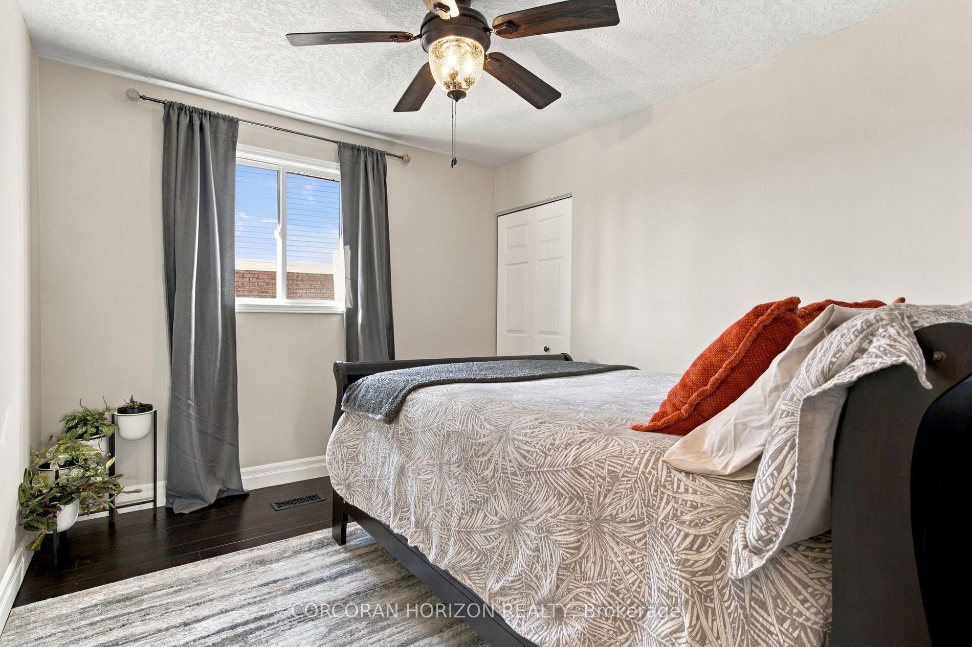 Photo 24 of 27 Costain Court, Kitchener, Forest Heights — HOMEH