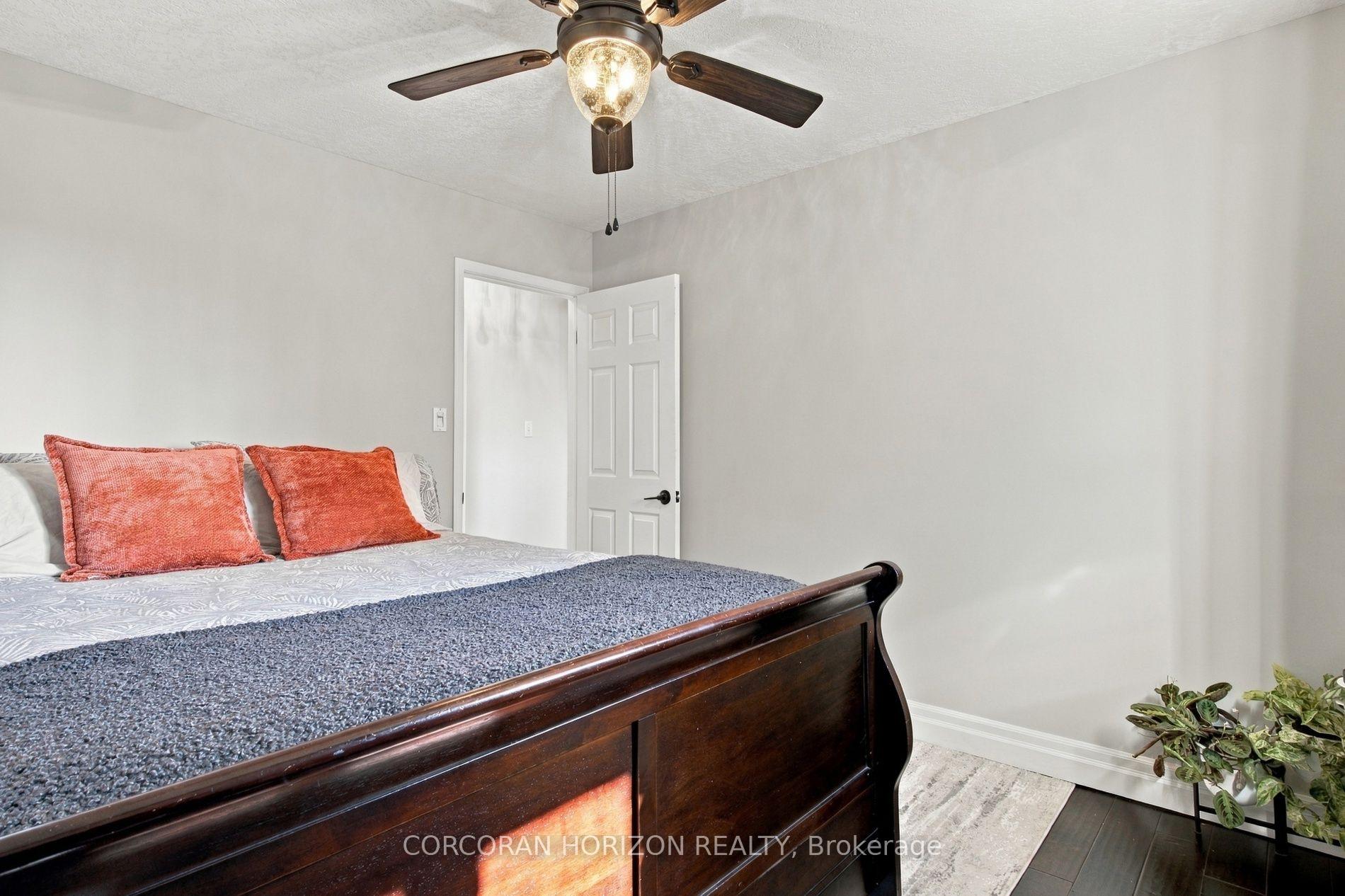 Photo 25 of 27 Costain Court, Kitchener, Forest Heights — HOMEH
