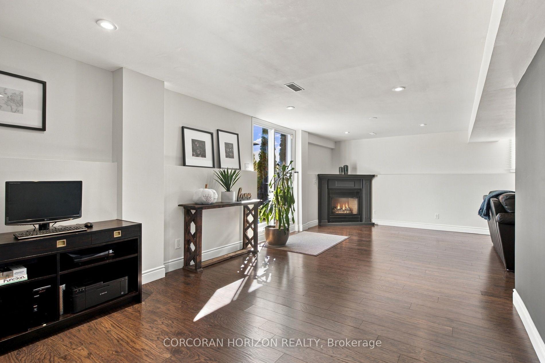 Photo 30 of 27 Costain Court, Kitchener, Forest Heights — HOMEH