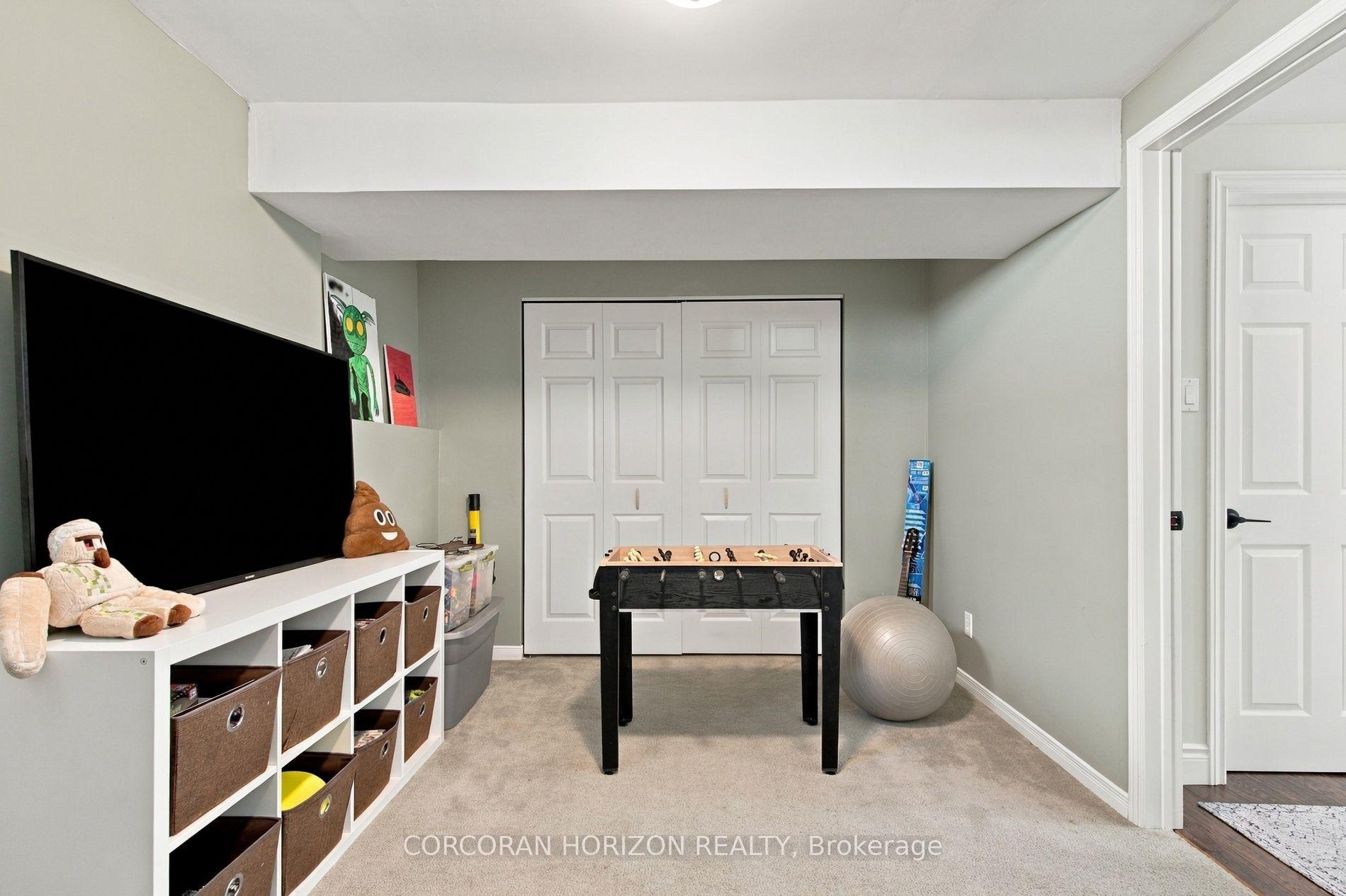Photo 34 of 27 Costain Court, Kitchener, Forest Heights — HOMEH