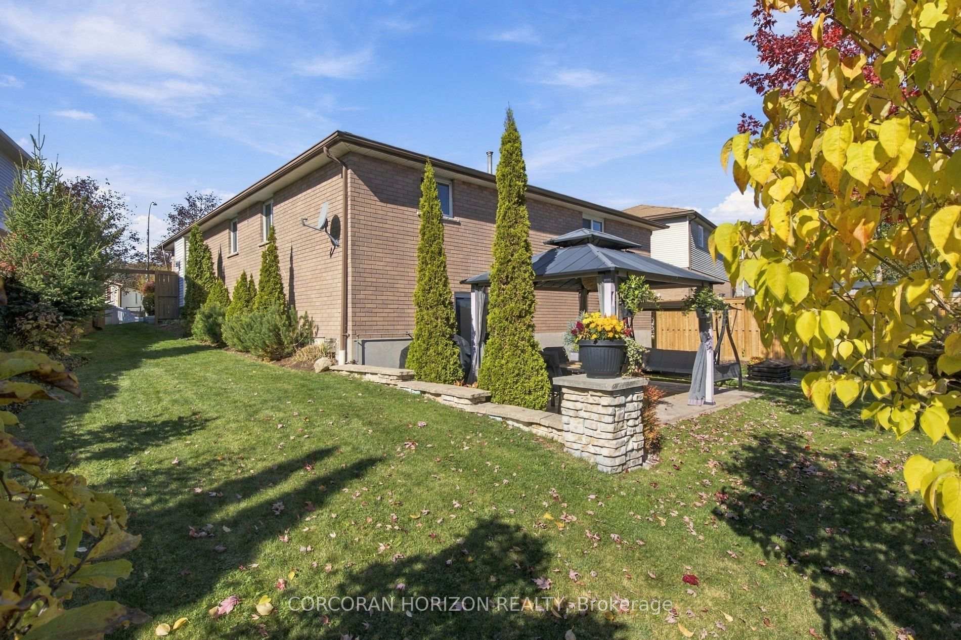 Photo 41 of 27 Costain Court, Kitchener, Forest Heights — HOMEH