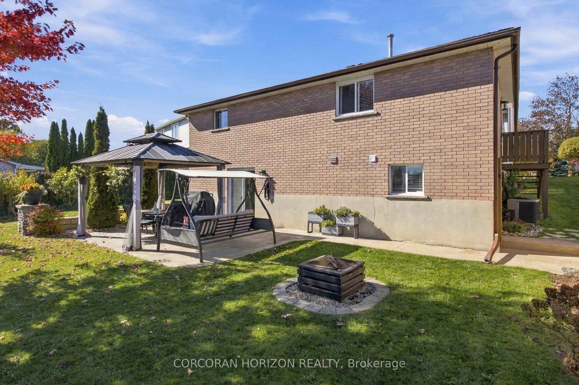 Photo 44 of 27 Costain Court, Kitchener, Forest Heights — HOMEH