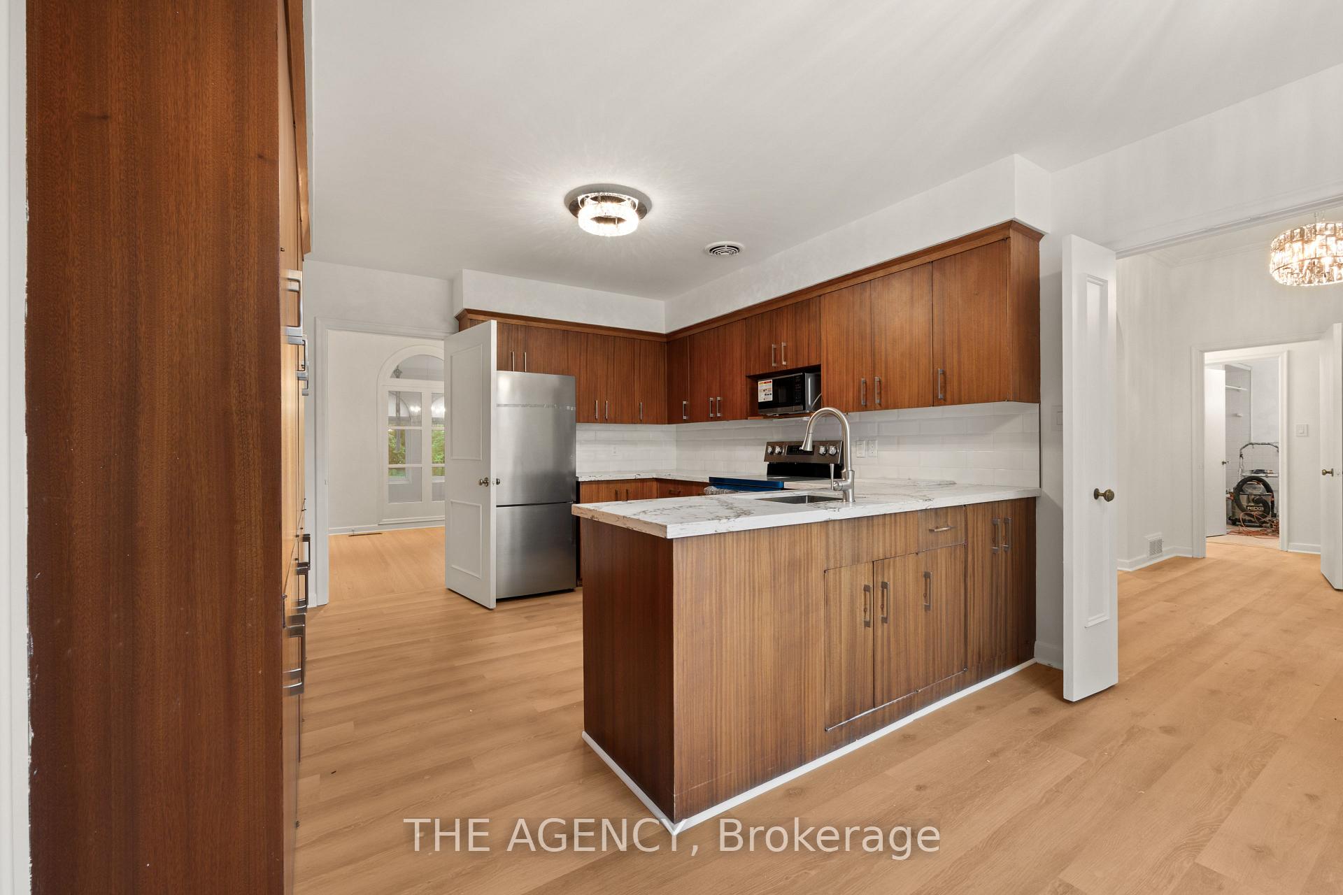 Photo 18 of 6 Gerald Street, North York, St. Andrew-Windfields — HOMEH