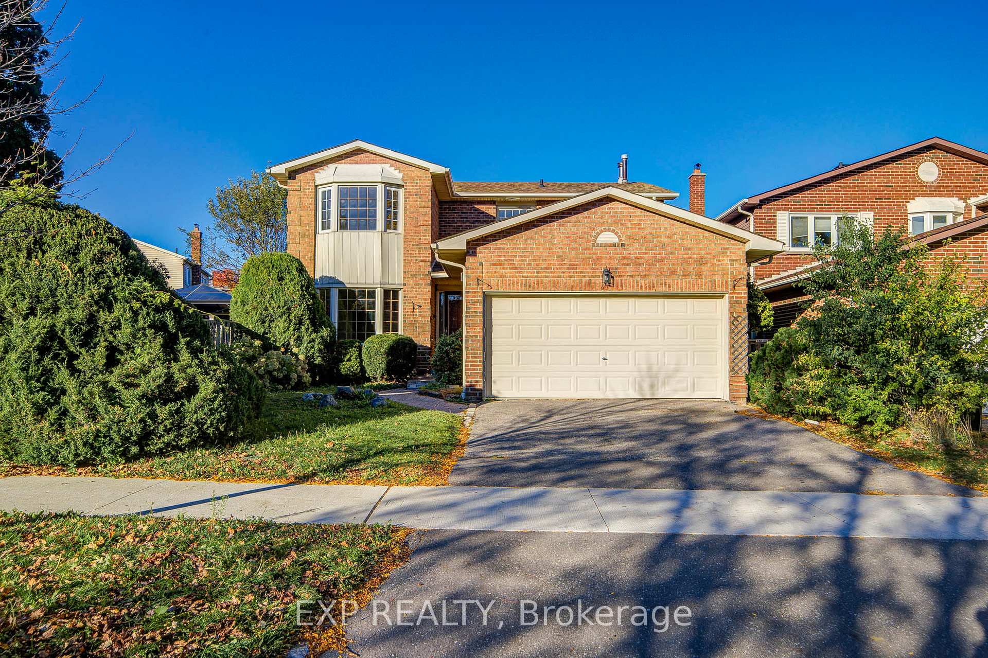 Photo 1 of 47 Longsword Drive, Scarborough, Agincourt North — HOMEH