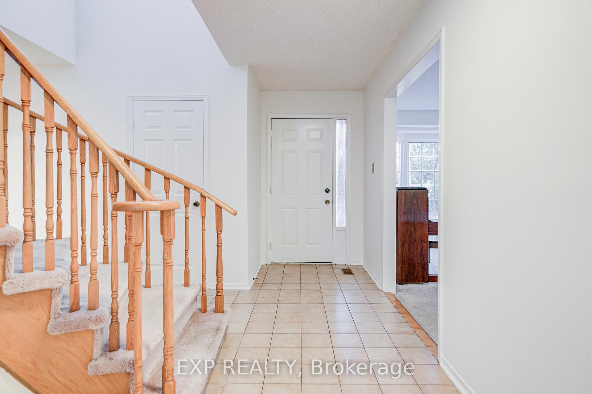 Photo 9 of 47 Longsword Drive, Scarborough, Agincourt North — HOMEH