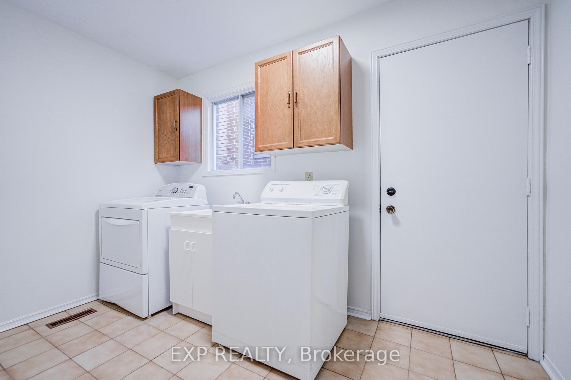 Photo 11 of 47 Longsword Drive, Scarborough, Agincourt North — HOMEH