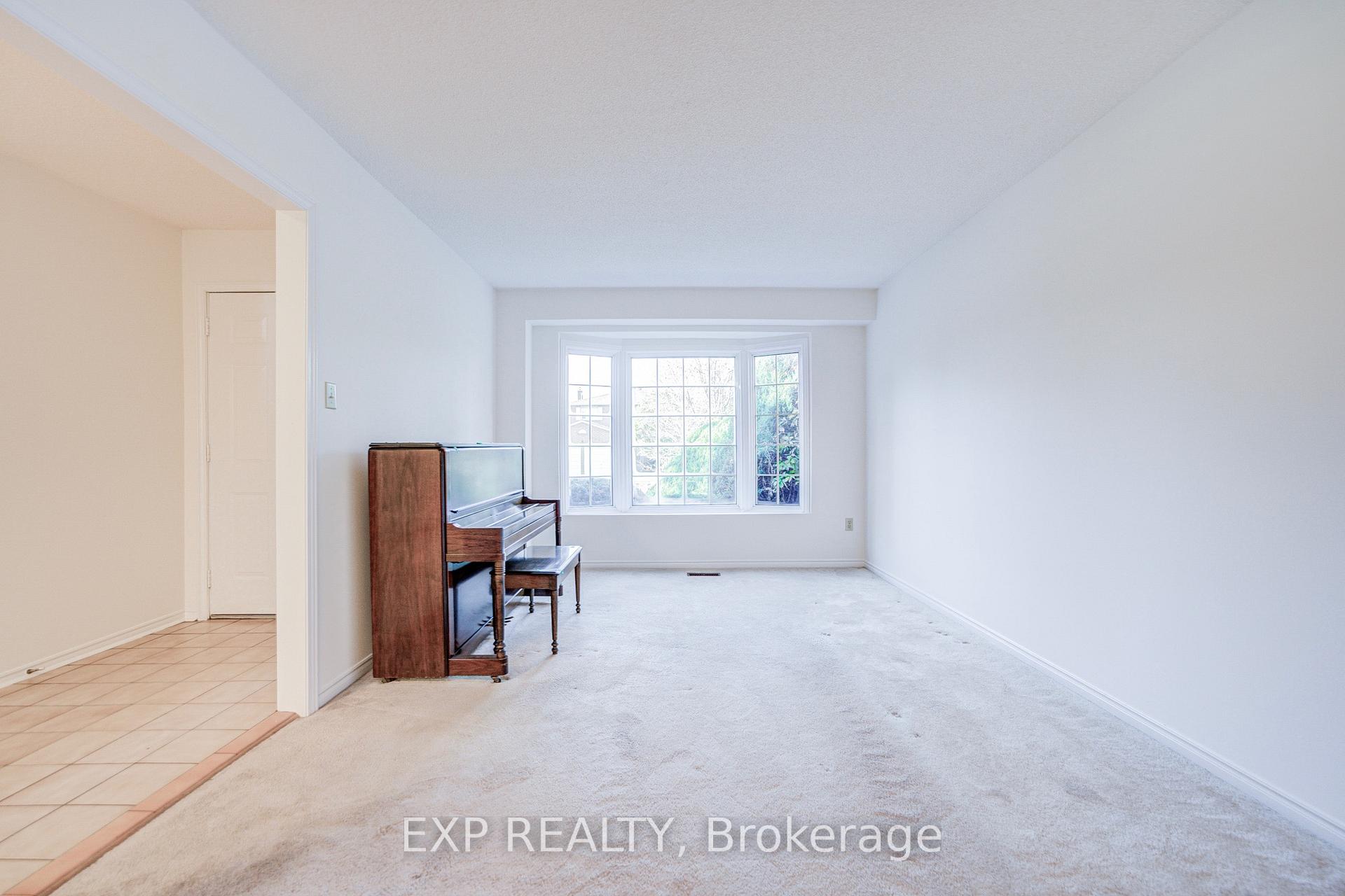 Photo 12 of 47 Longsword Drive, Scarborough, Agincourt North — HOMEH