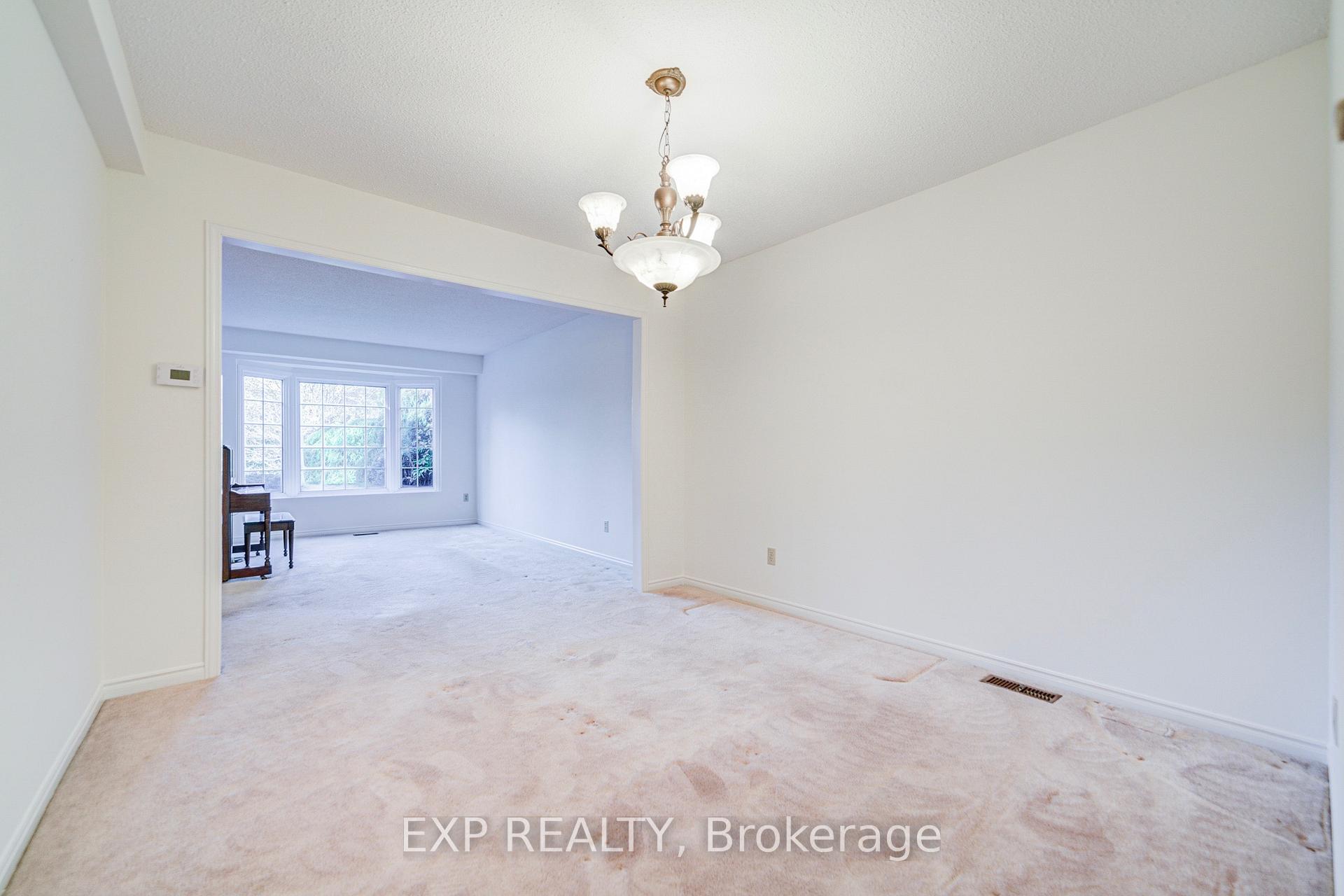 Photo 15 of 47 Longsword Drive, Scarborough, Agincourt North — HOMEH
