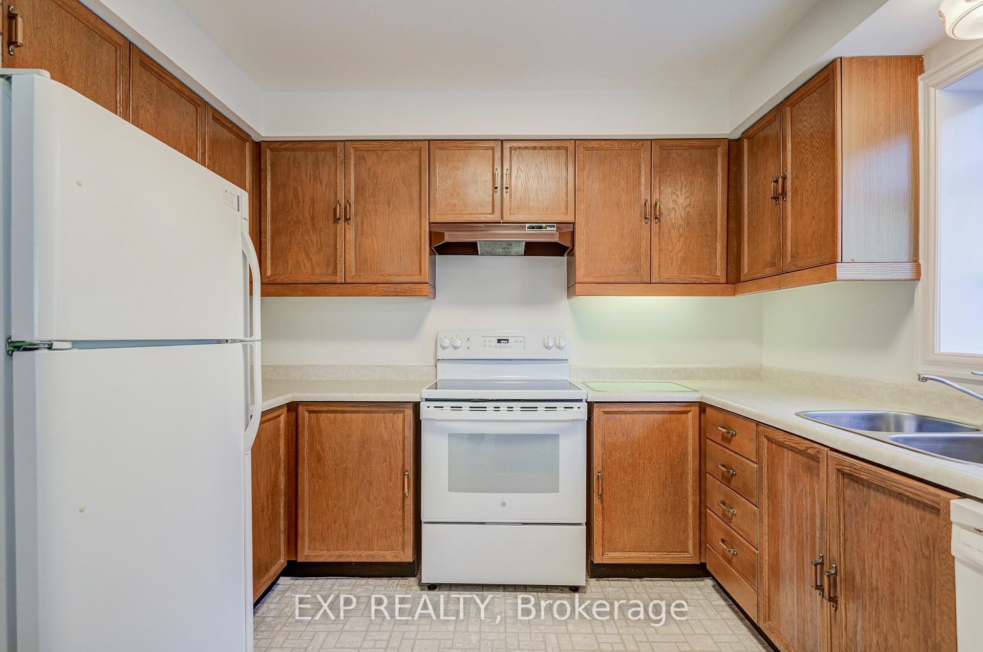 Photo 19 of 47 Longsword Drive, Scarborough, Agincourt North — HOMEH