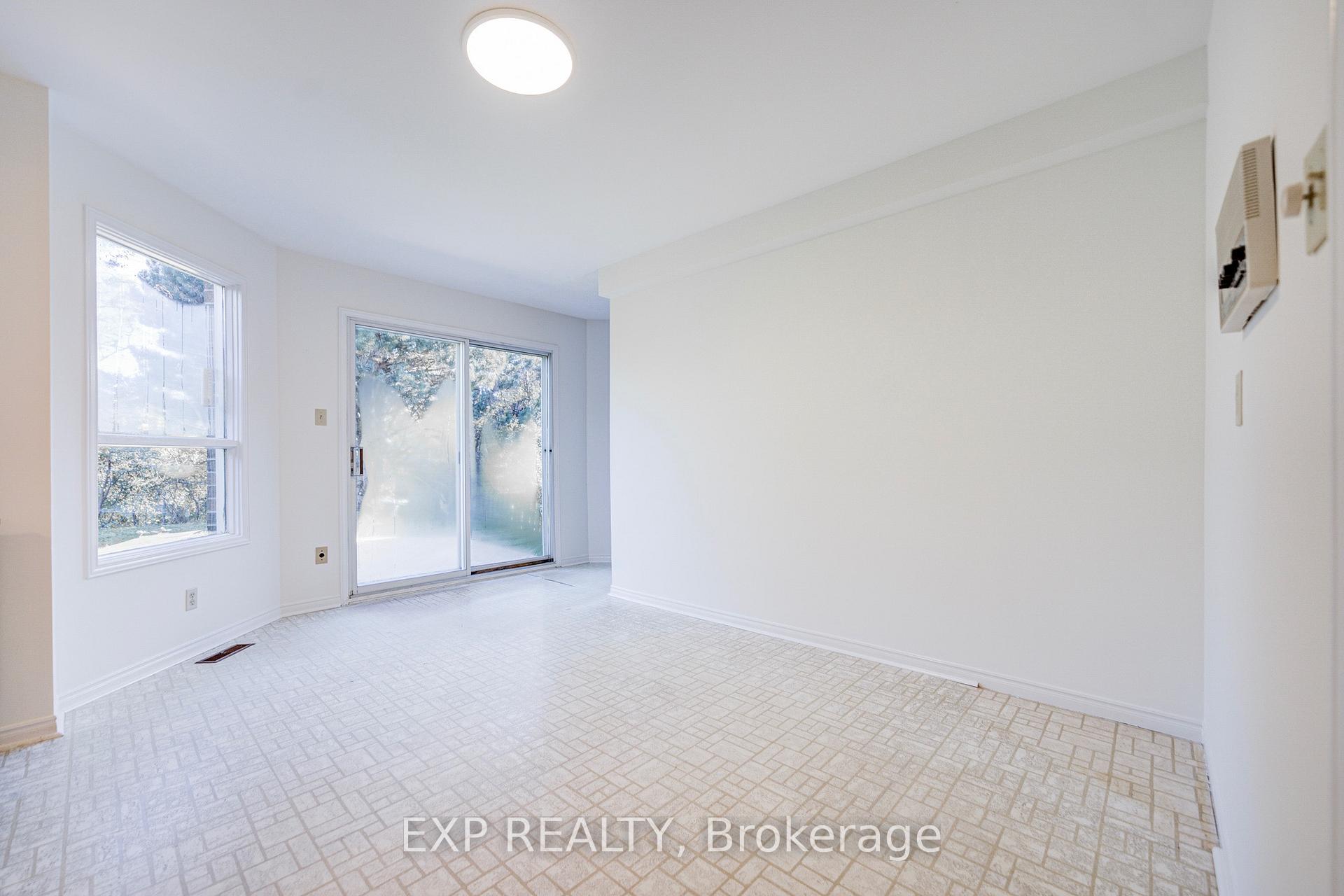 Photo 22 of 47 Longsword Drive, Scarborough, Agincourt North — HOMEH