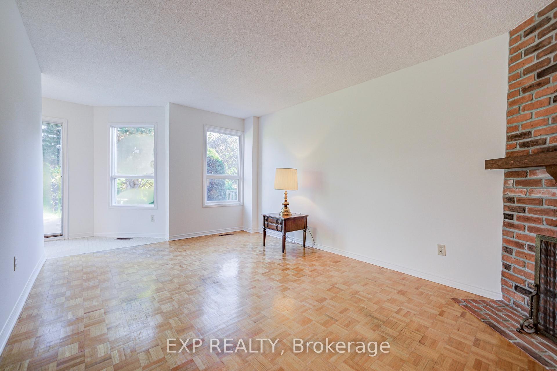 Photo 23 of 47 Longsword Drive, Scarborough, Agincourt North — HOMEH