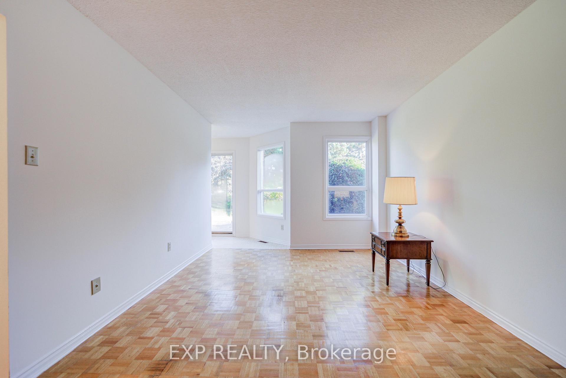 Photo 24 of 47 Longsword Drive, Scarborough, Agincourt North — HOMEH