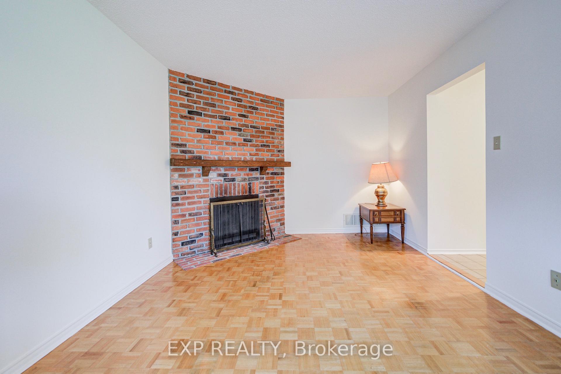 Photo 25 of 47 Longsword Drive, Scarborough, Agincourt North — HOMEH