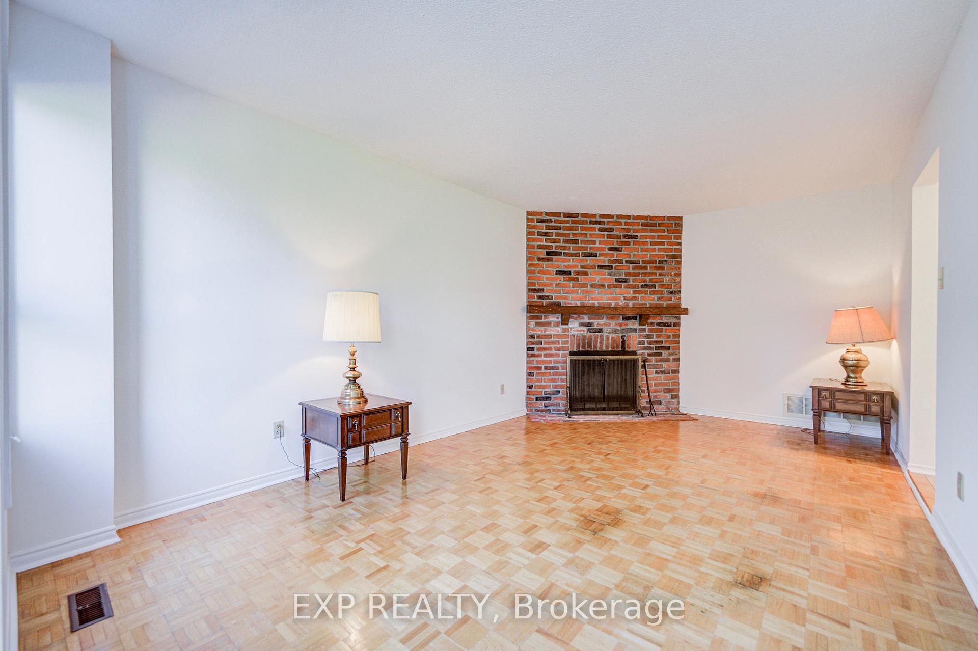 Photo 26 of 47 Longsword Drive, Scarborough, Agincourt North — HOMEH
