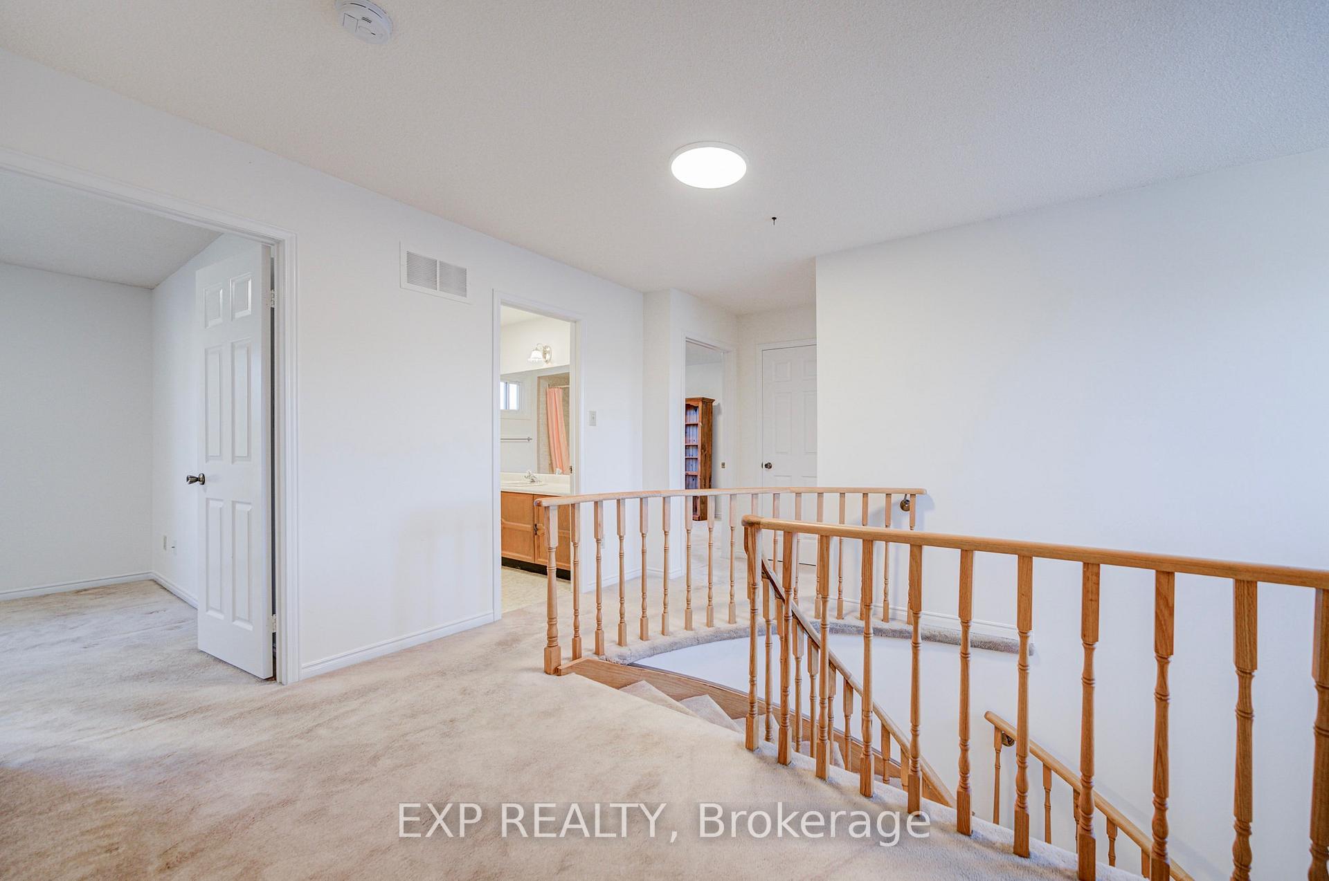 Photo 27 of 47 Longsword Drive, Scarborough, Agincourt North — HOMEH