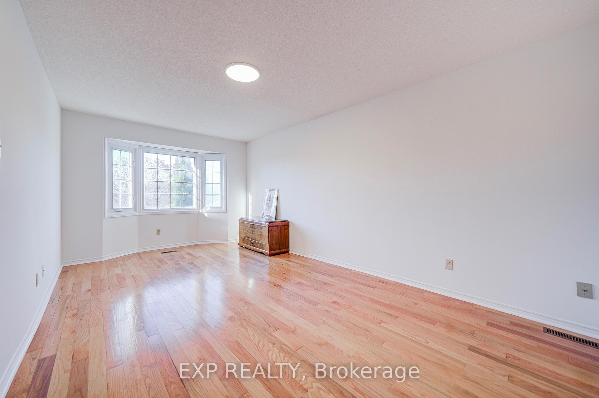 Photo 29 of 47 Longsword Drive, Scarborough, Agincourt North — HOMEH