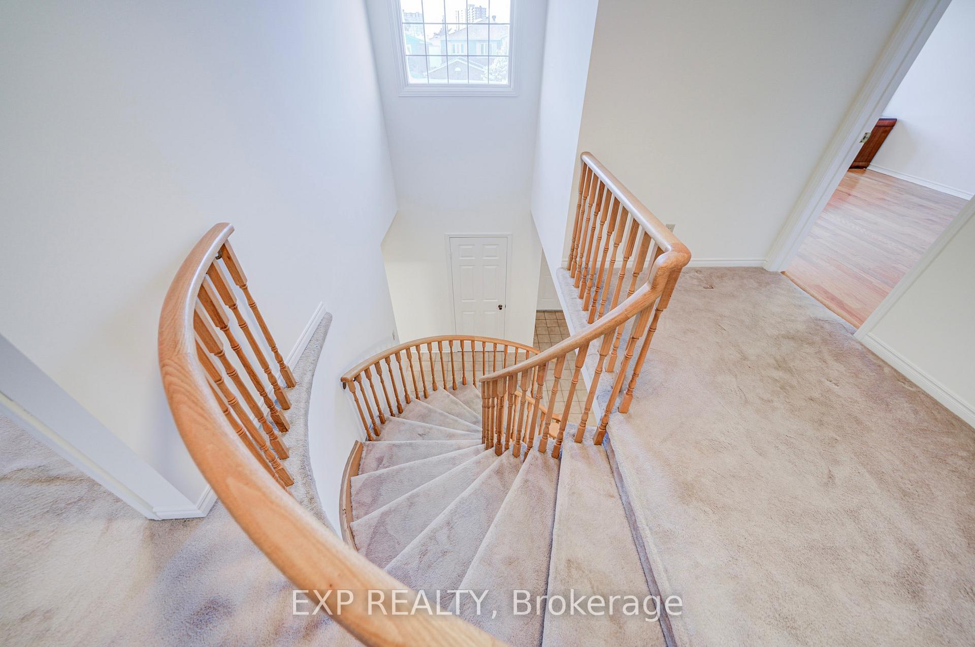 Photo 30 of 47 Longsword Drive, Scarborough, Agincourt North — HOMEH