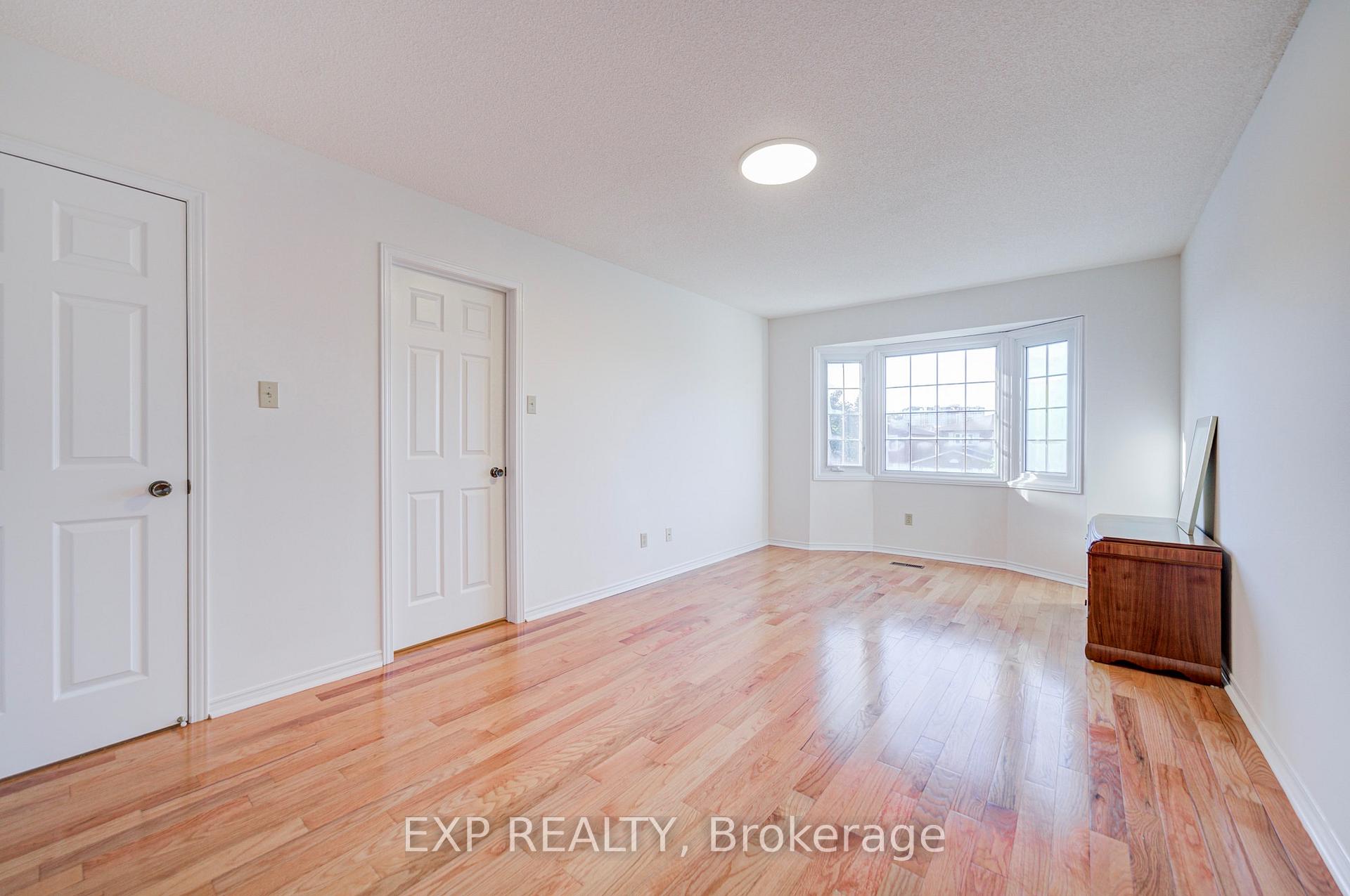 Photo 31 of 47 Longsword Drive, Scarborough, Agincourt North — HOMEH