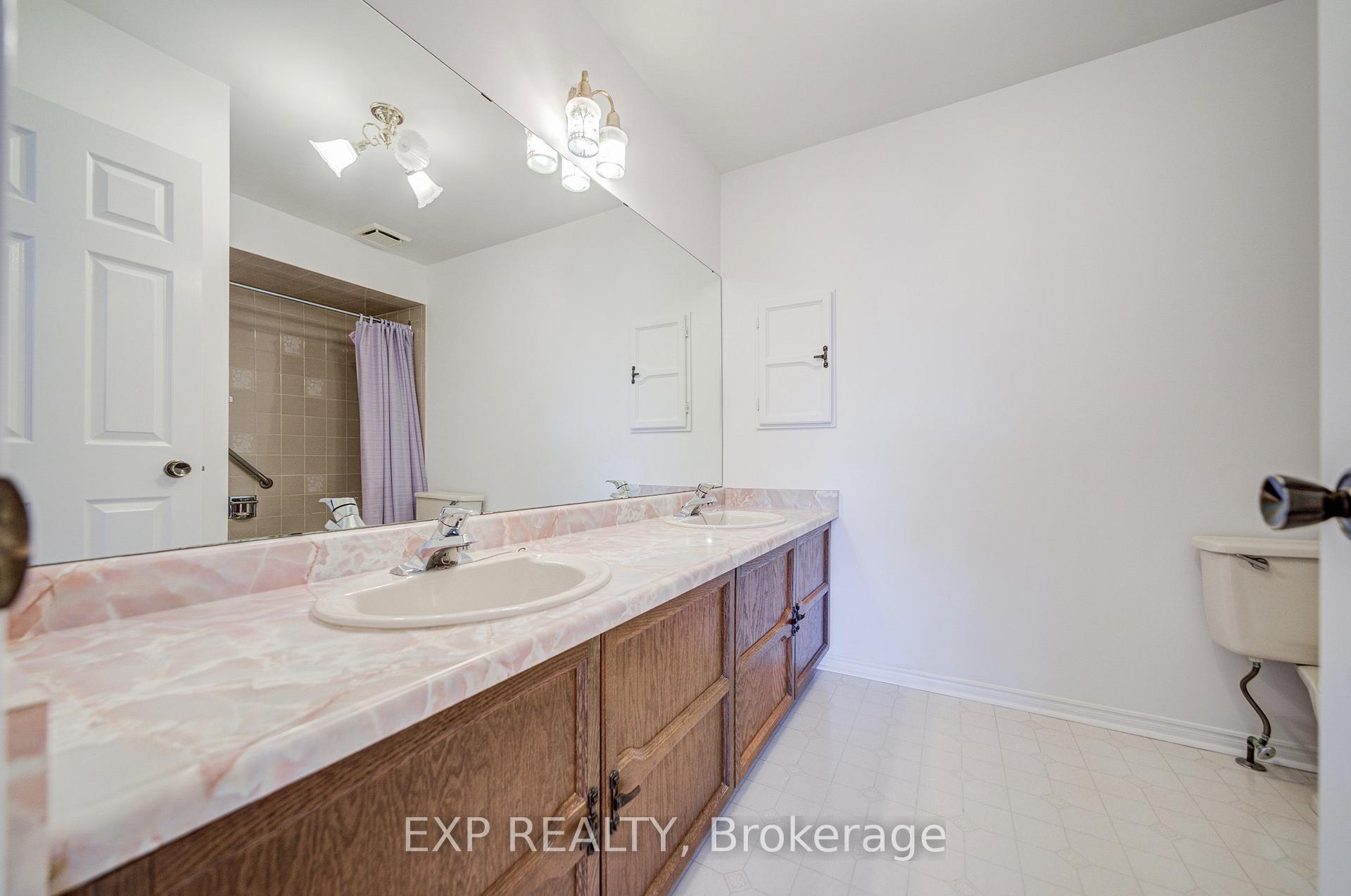 Photo 33 of 47 Longsword Drive, Scarborough, Agincourt North — HOMEH