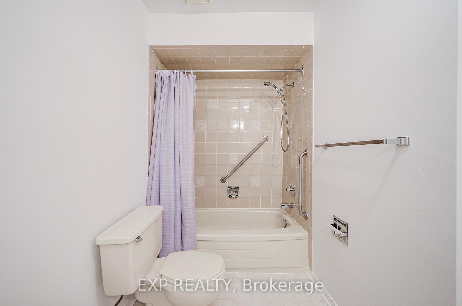 Photo 34 of 47 Longsword Drive, Scarborough, Agincourt North — HOMEH