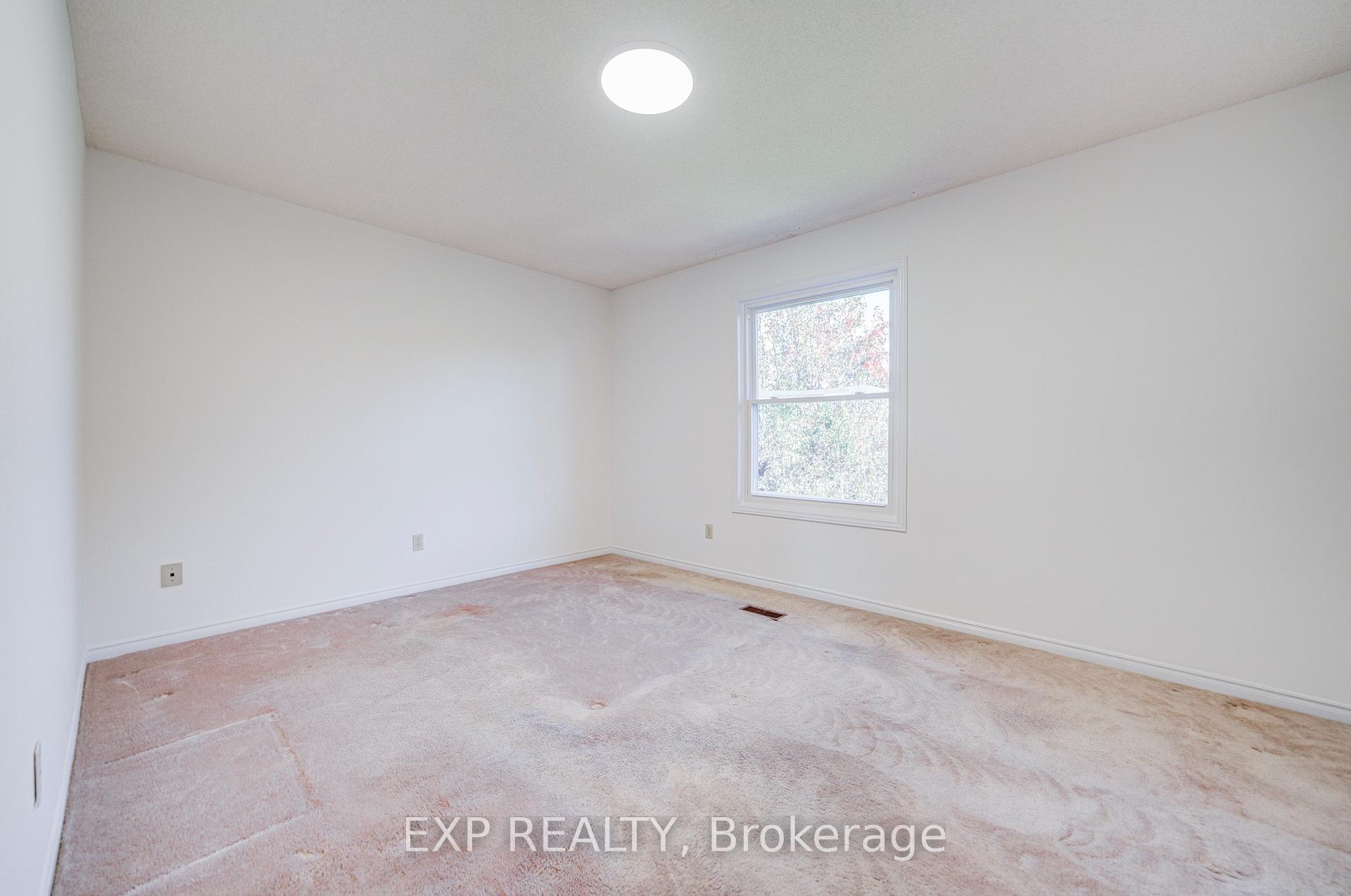Photo 36 of 47 Longsword Drive, Scarborough, Agincourt North — HOMEH