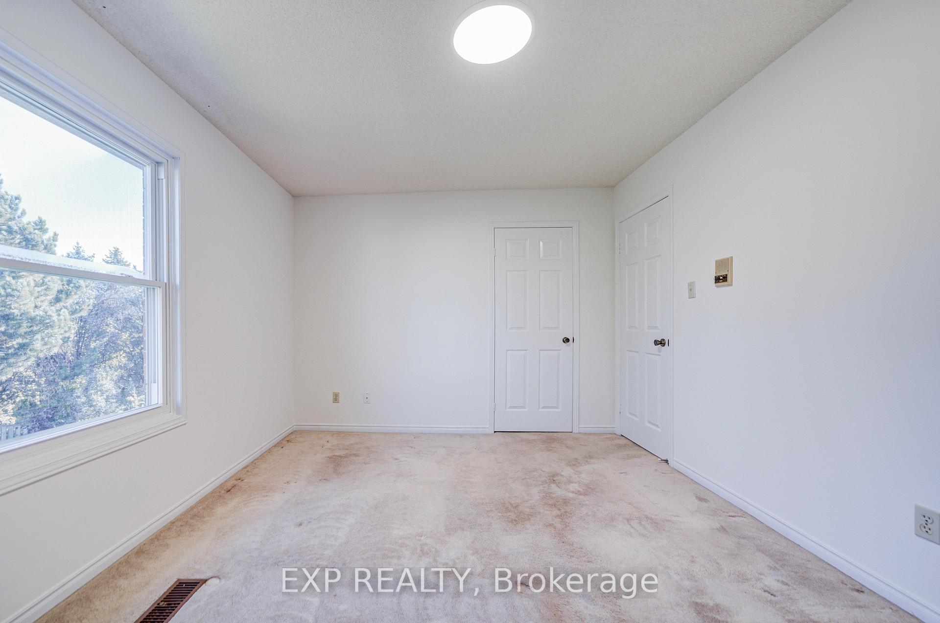 Photo 38 of 47 Longsword Drive, Scarborough, Agincourt North — HOMEH