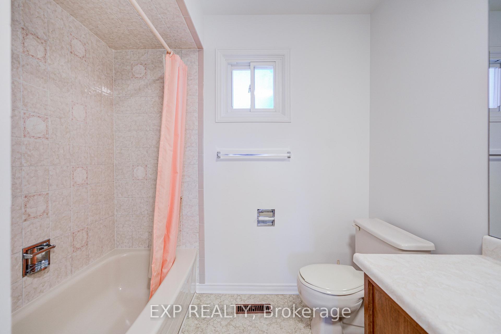 Photo 39 of 47 Longsword Drive, Scarborough, Agincourt North — HOMEH