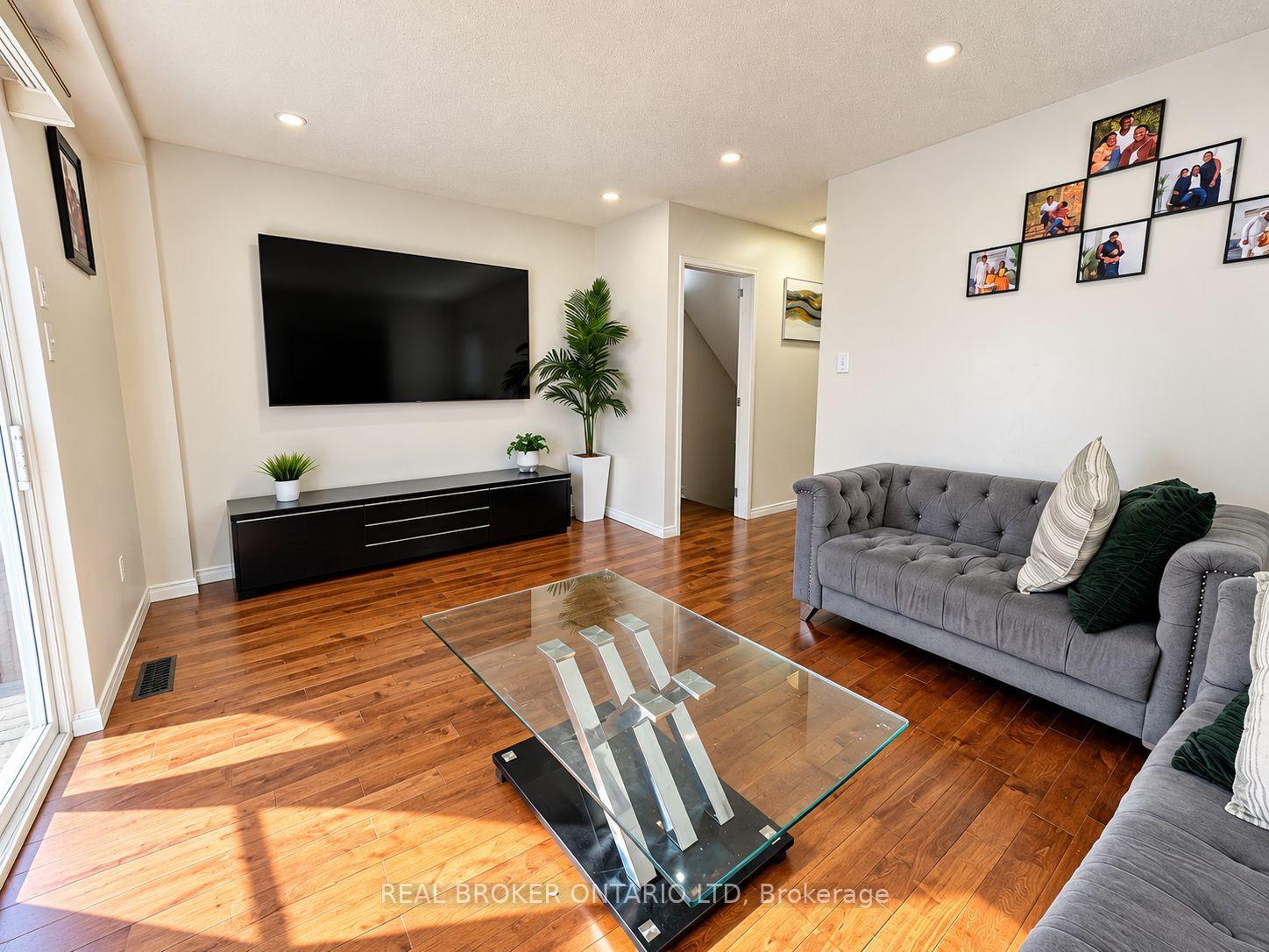 Photo 4 of 875 Southdale Road E, London, South Y — HOMEH
