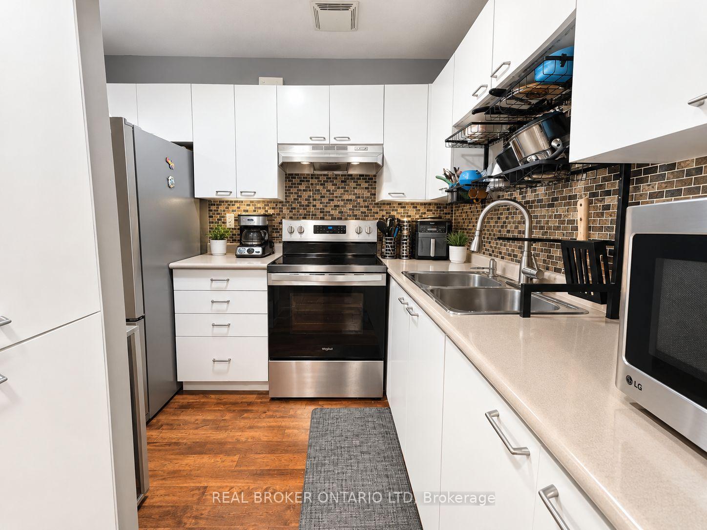 Photo 5 of 875 Southdale Road E, London, South Y — HOMEH