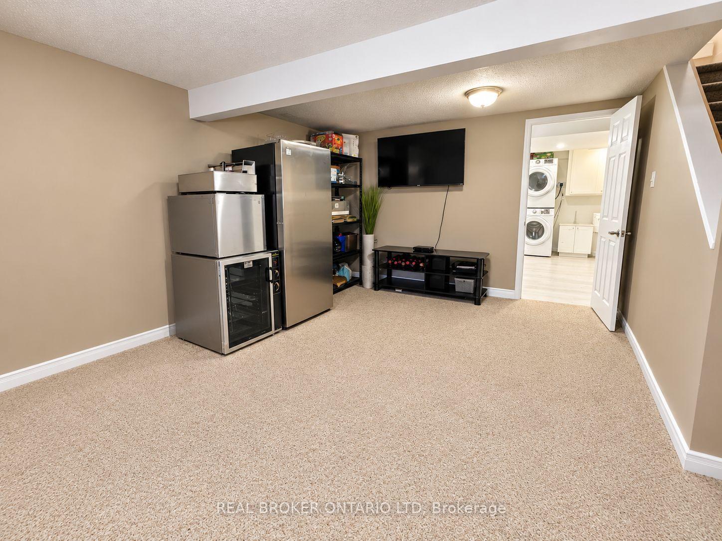 Photo 7 of 875 Southdale Road E, London, South Y — HOMEH