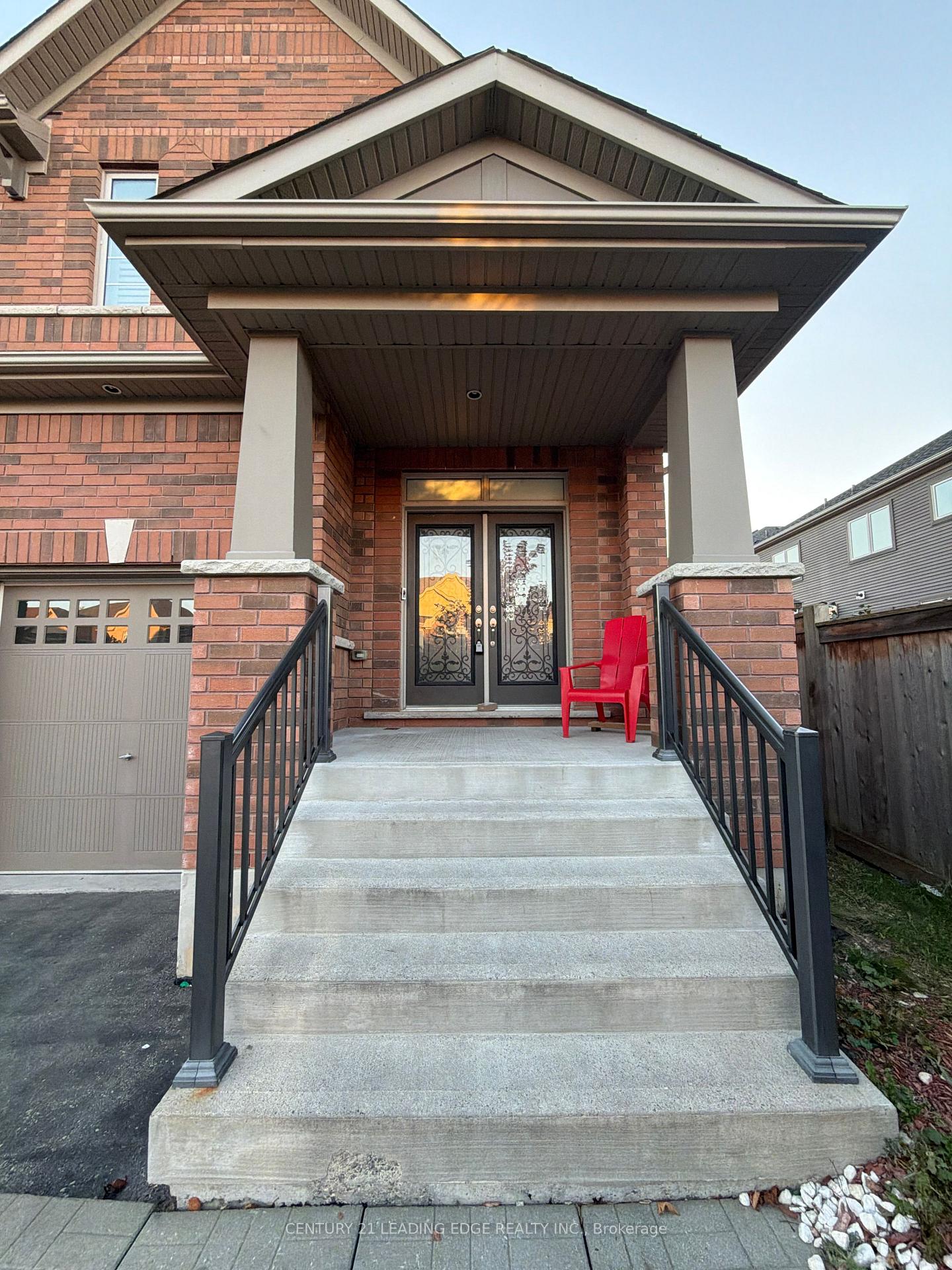 Photo 2 of Unit Main, 2432 Equestrian Crescent, Oshawa, Windfields — HOMEH