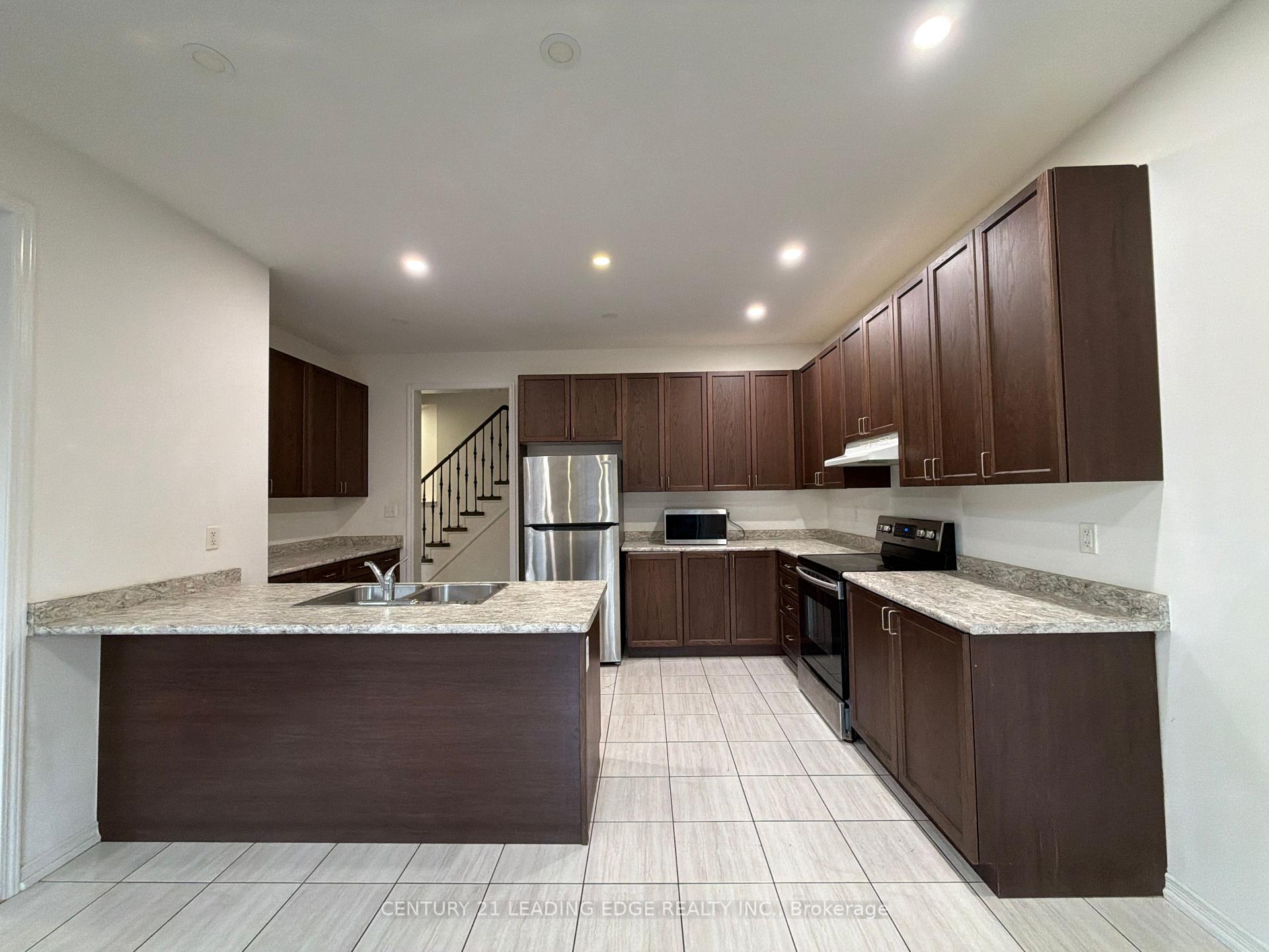 Photo 11 of Unit Main, 2432 Equestrian Crescent, Oshawa, Windfields — HOMEH