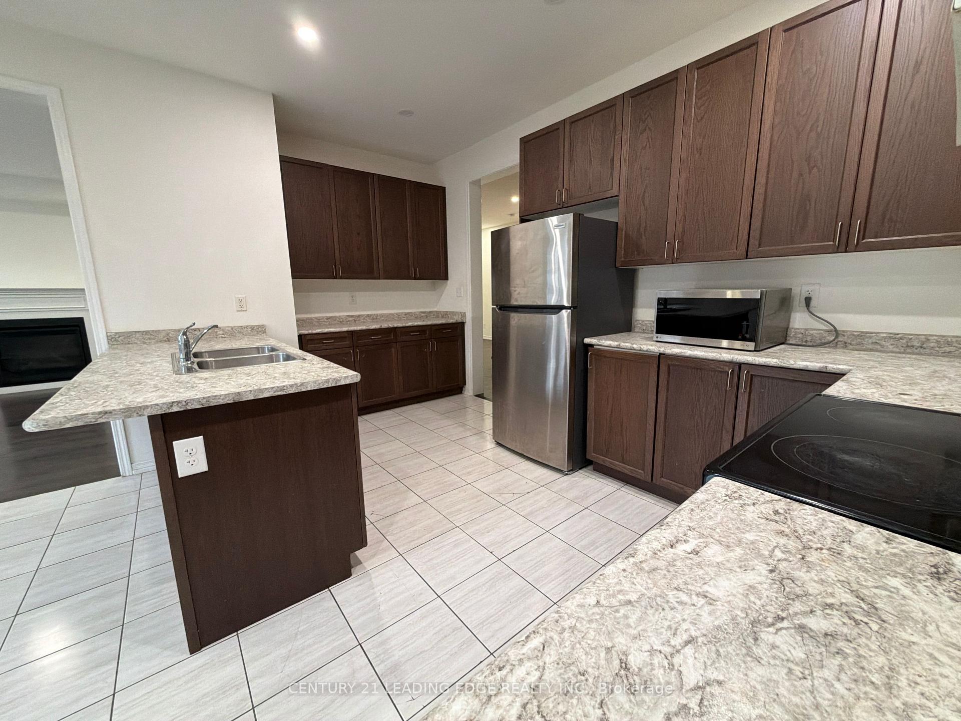 Photo 12 of Unit Main, 2432 Equestrian Crescent, Oshawa, Windfields — HOMEH