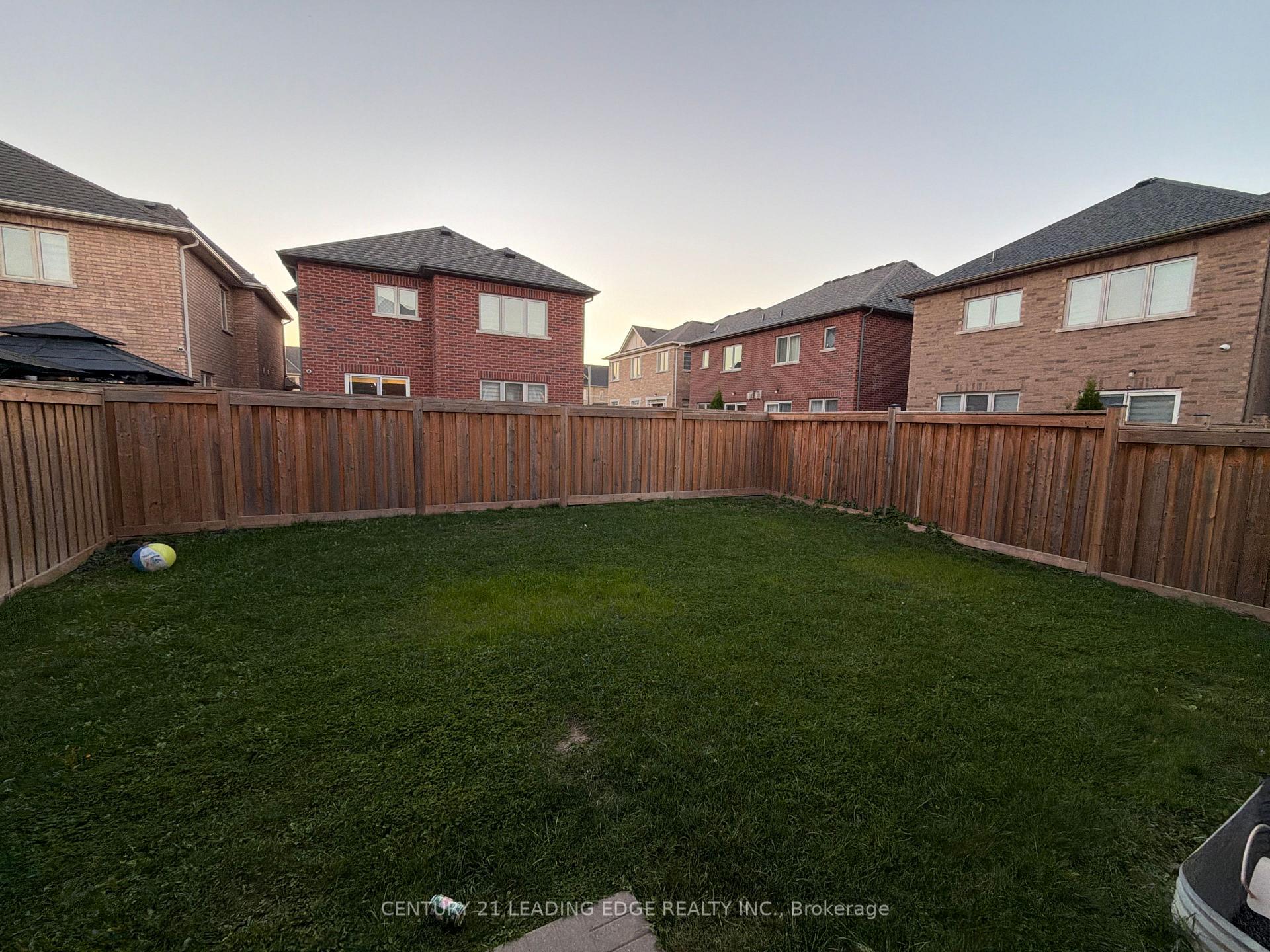 Photo 35 of Unit Main, 2432 Equestrian Crescent, Oshawa, Windfields — HOMEH