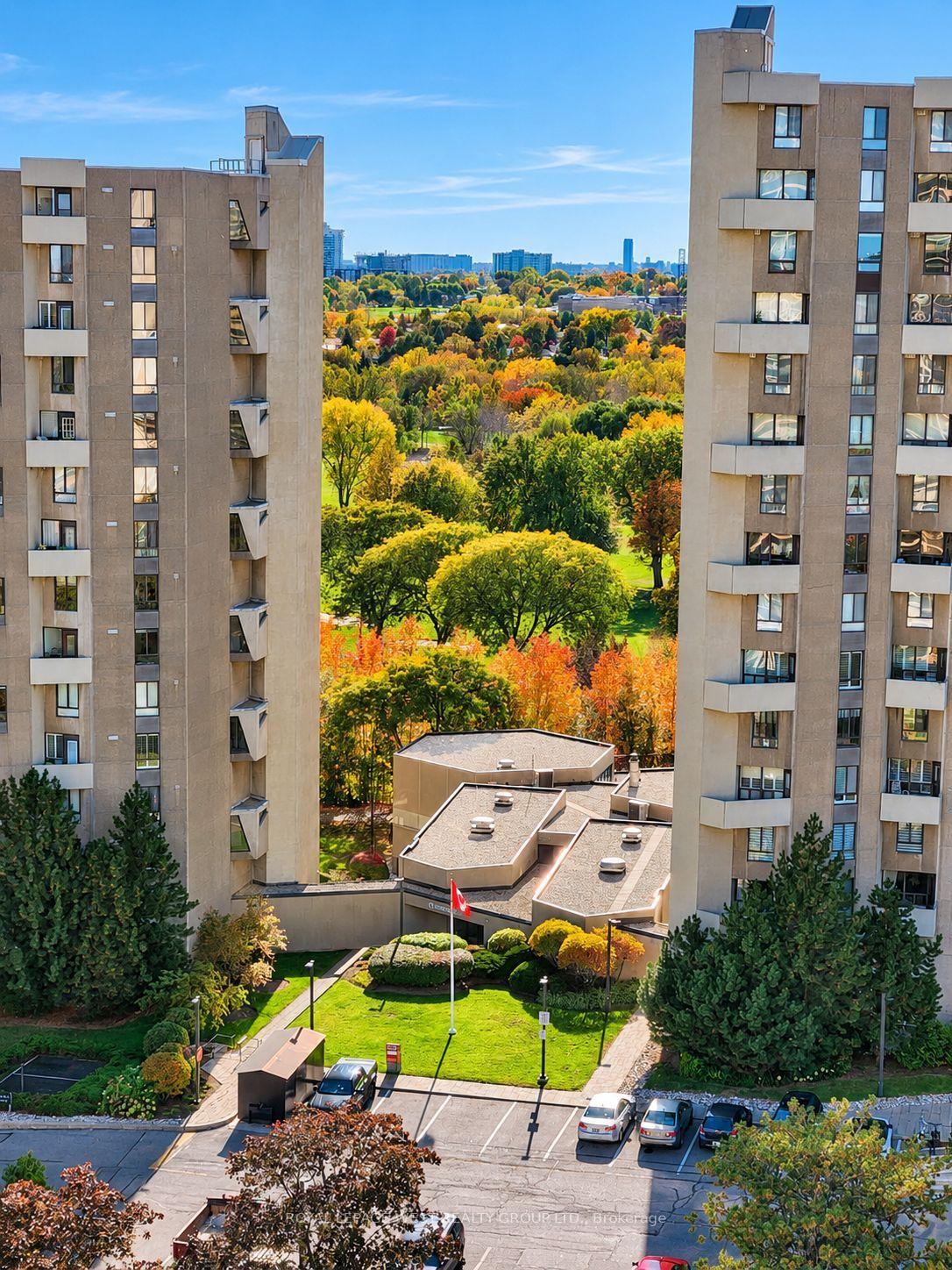 Photo 12 of Unit 1502, 299 Mill Road, Etobicoke, Markland Wood — HOMEH