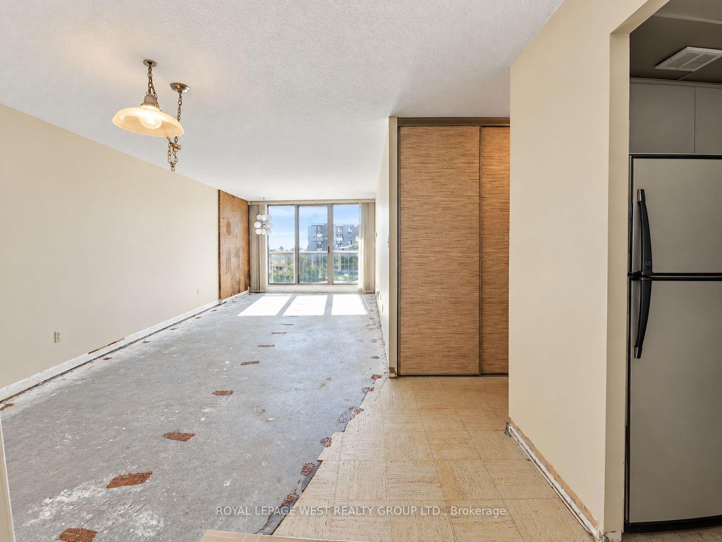 Photo 15 of Unit 1502, 299 Mill Road, Etobicoke, Markland Wood — HOMEH