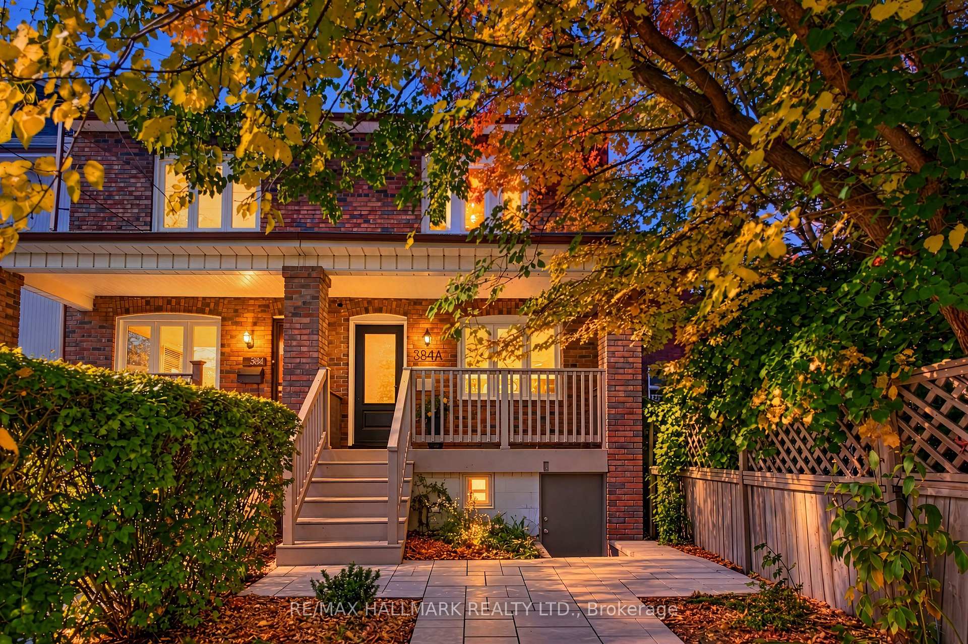 Photo 2 of 384A Montrose Avenue, Toronto, Palmerston-Little Italy — HOMEH