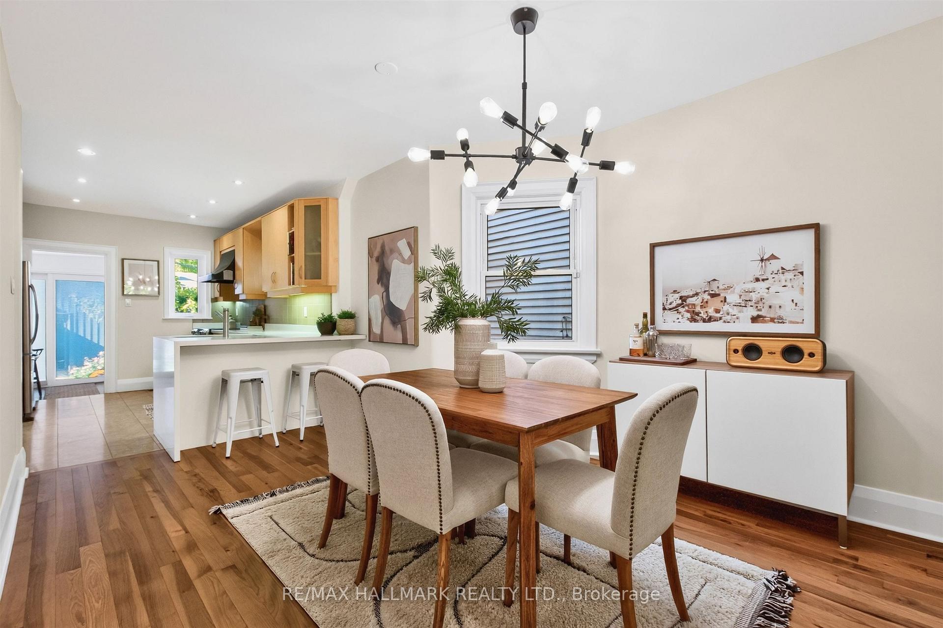 Photo 6 of 384A Montrose Avenue, Toronto, Palmerston-Little Italy — HOMEH