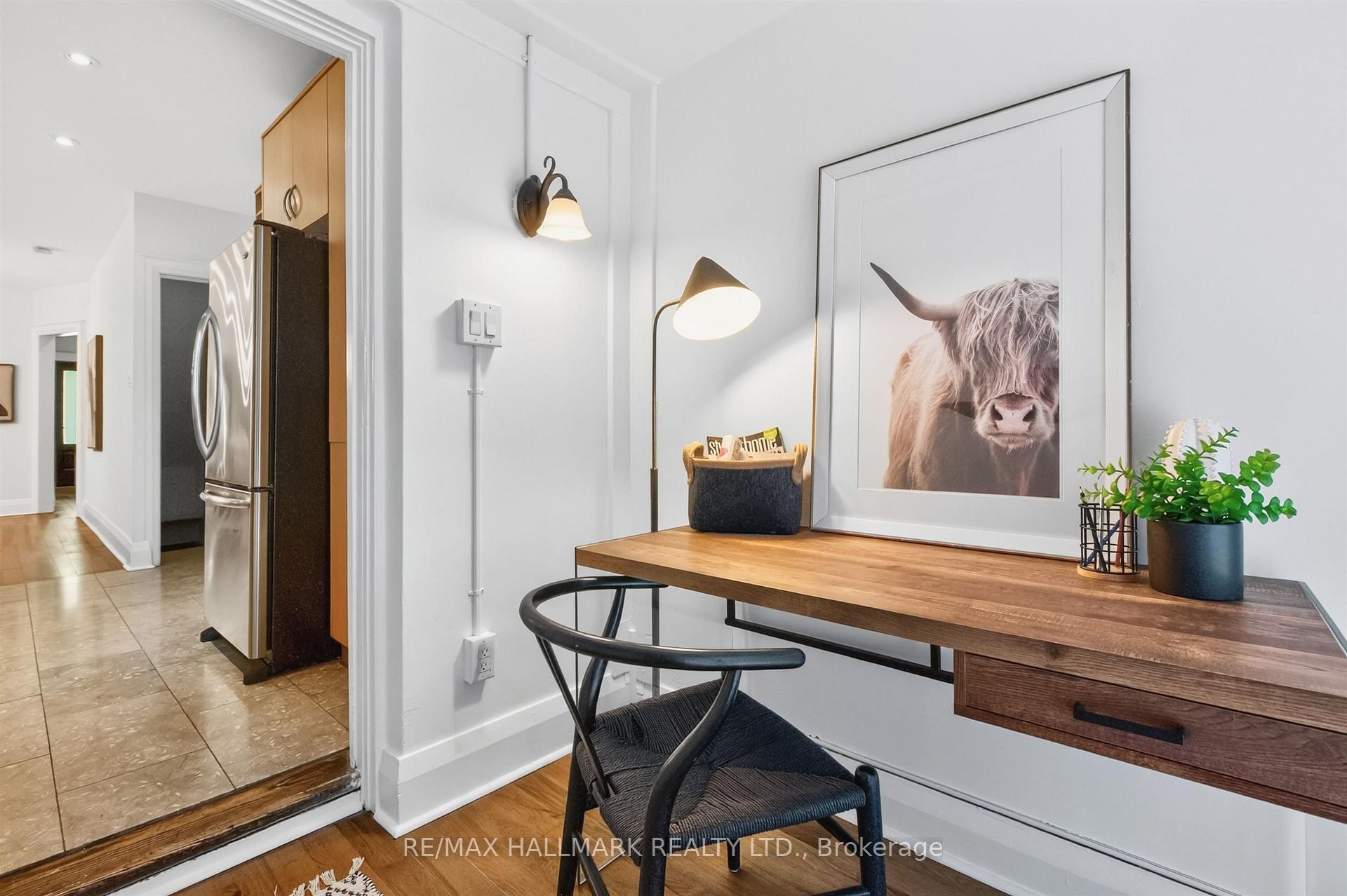 Photo 11 of 384A Montrose Avenue, Toronto, Palmerston-Little Italy — HOMEH