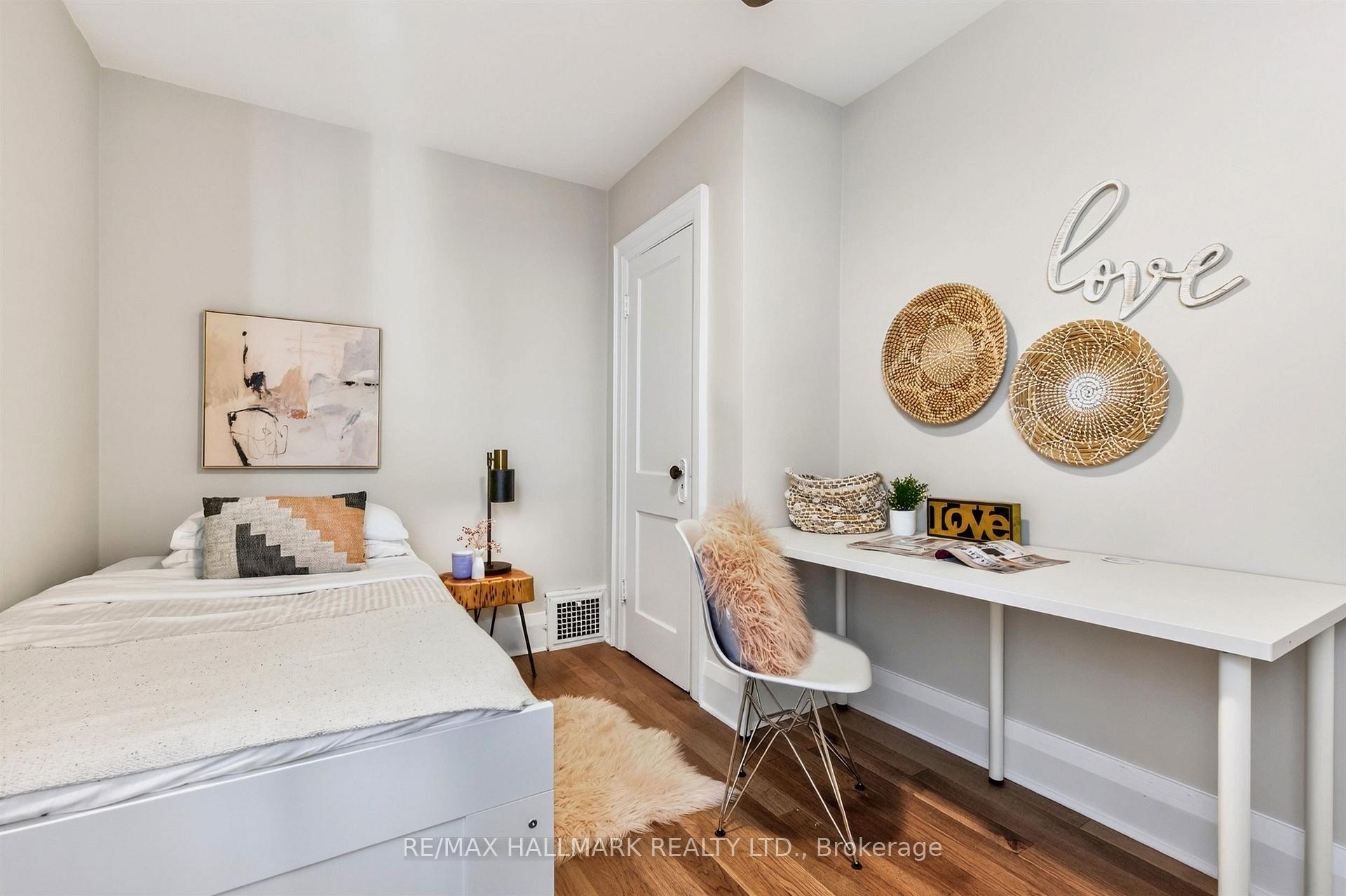 Photo 19 of 384A Montrose Avenue, Toronto, Palmerston-Little Italy — HOMEH