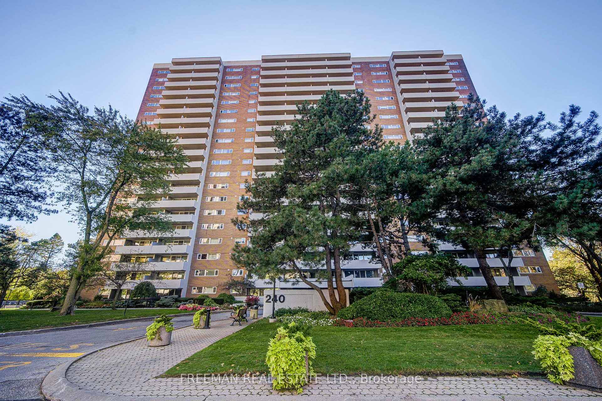 Photo 3 of Unit 1612, 240 Scarlett Road, Toronto, Rockcliffe-Smythe — HOMEH