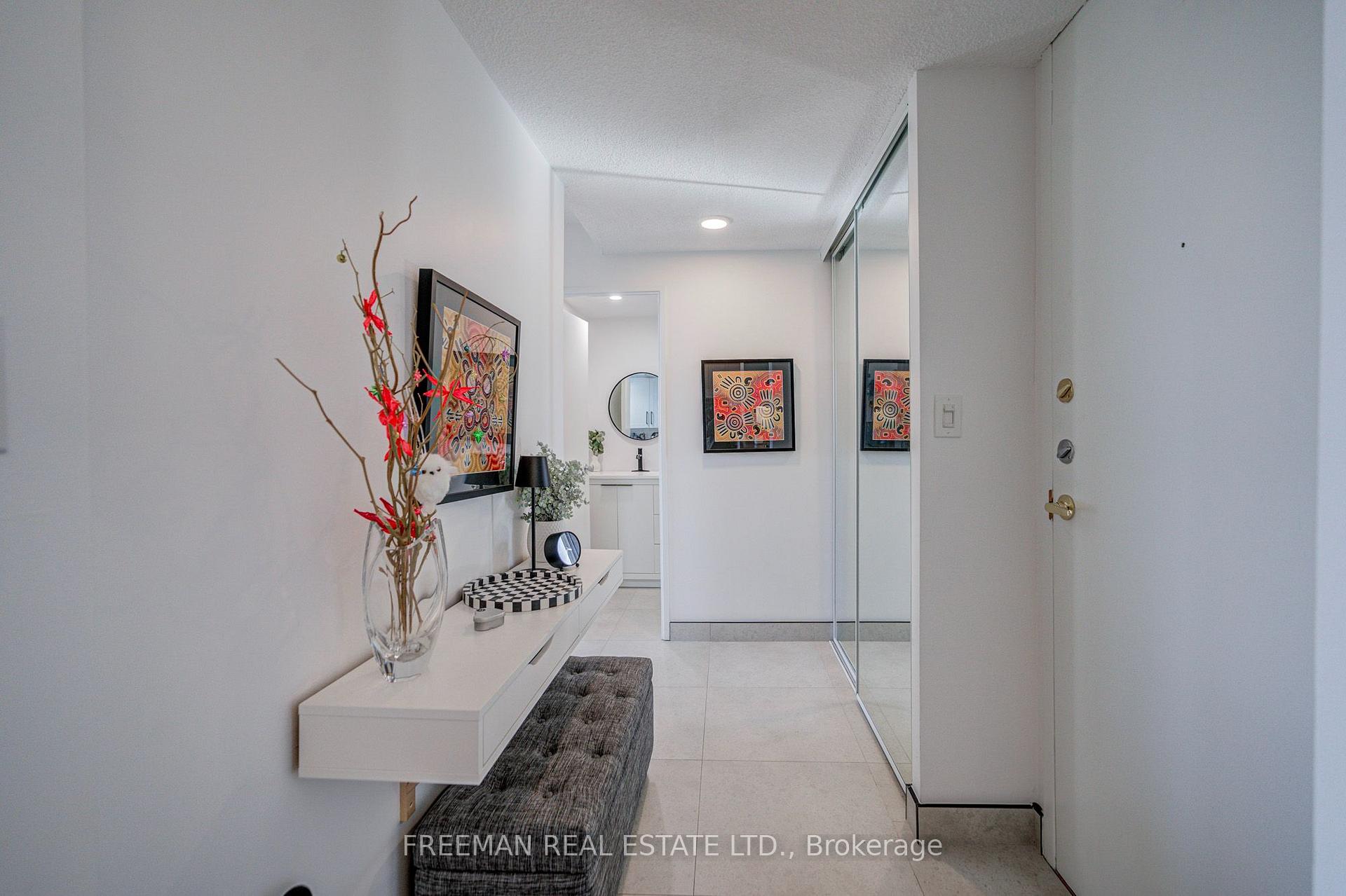 Photo 5 of Unit 1612, 240 Scarlett Road, Toronto, Rockcliffe-Smythe — HOMEH